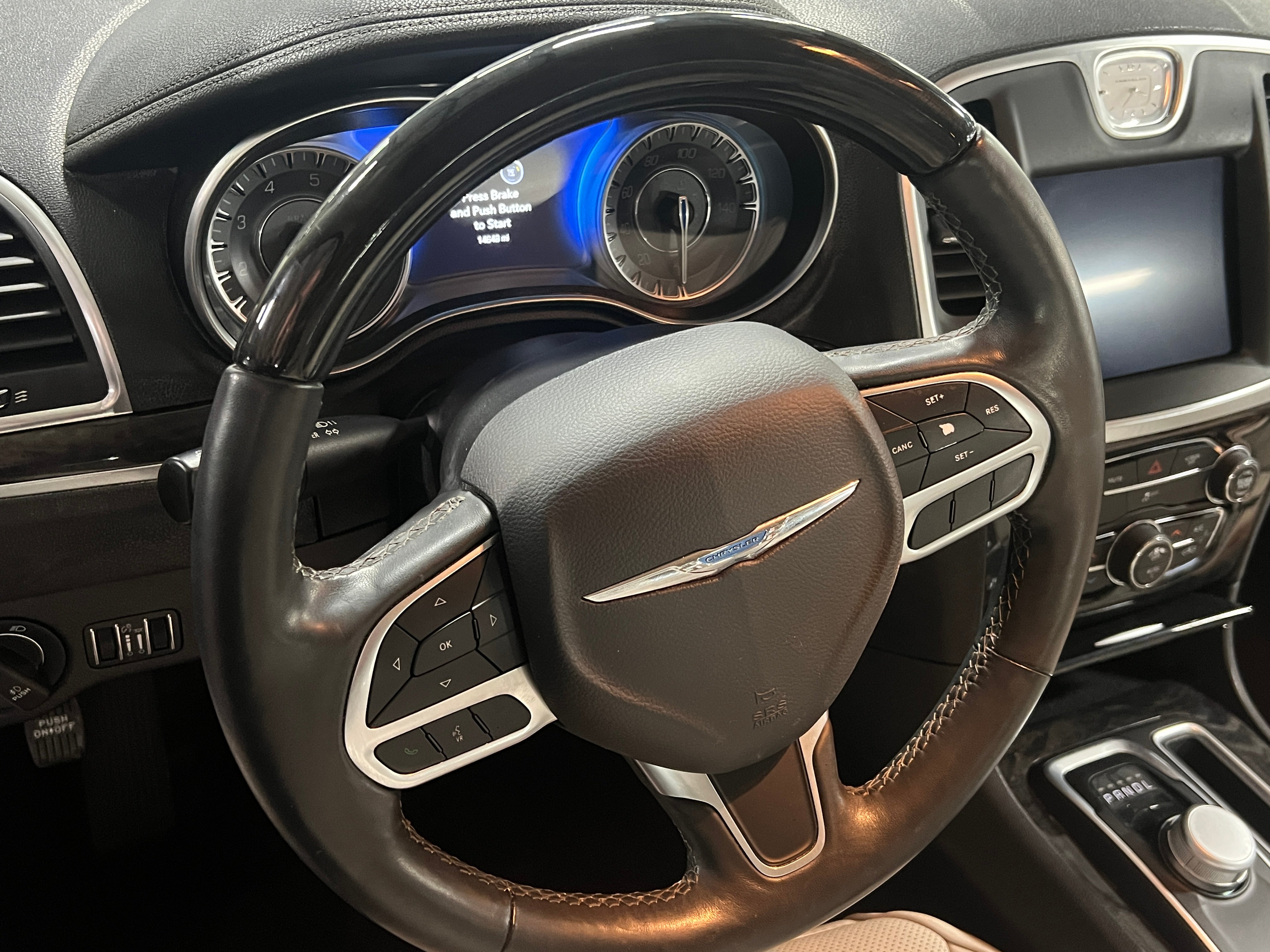 2019 Chrysler 300 Limited Edition 4