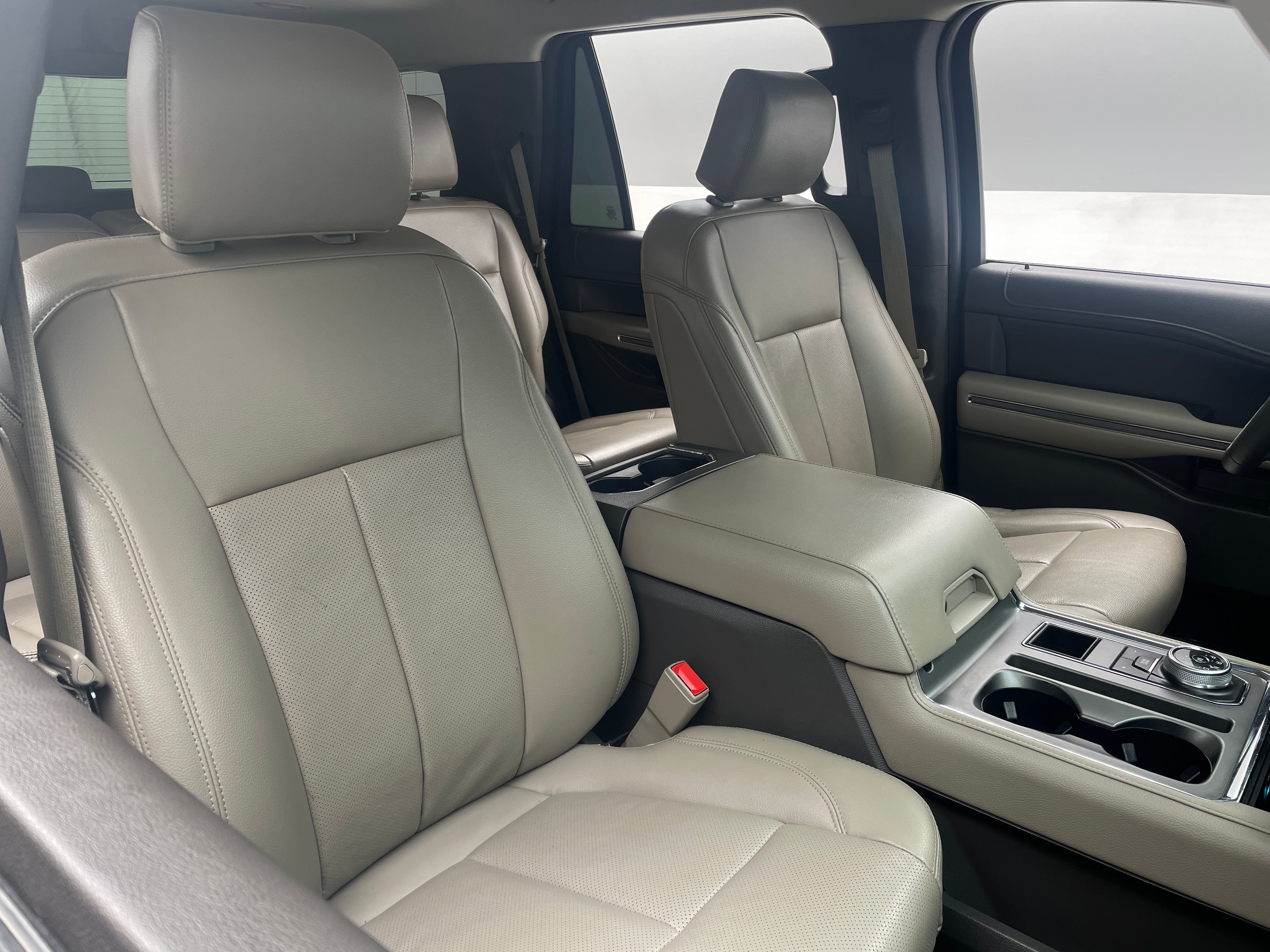 2019 Ford Expedition XLT 2