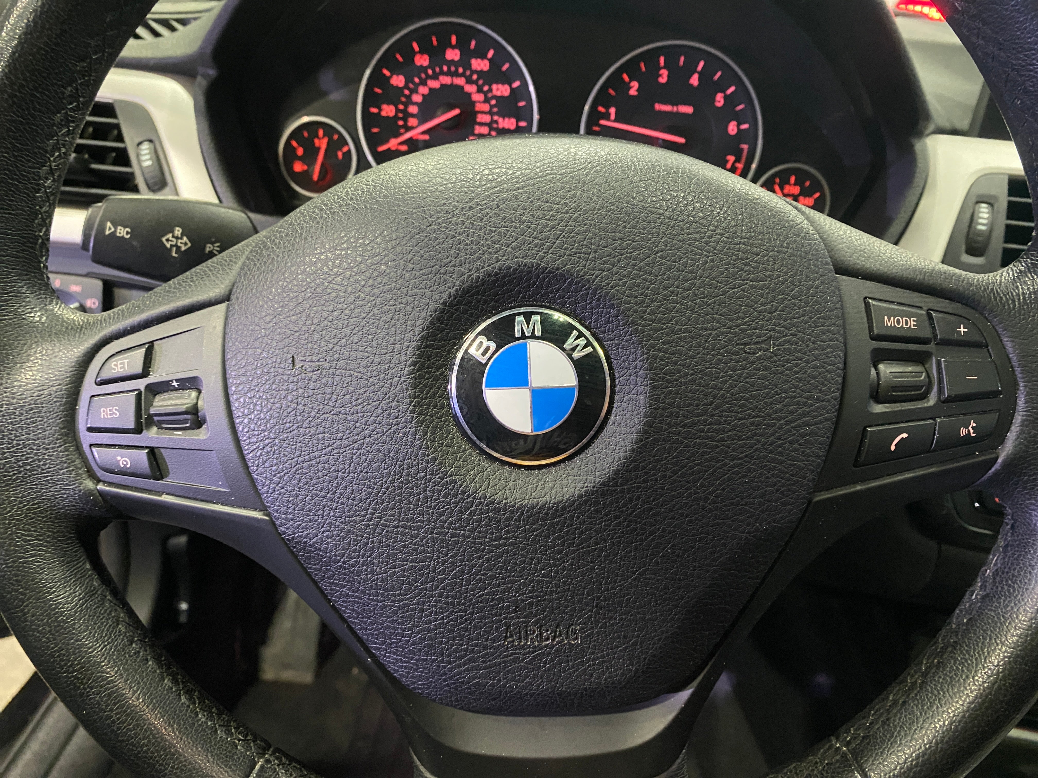 2015 BMW 3 Series 320i xDrive 5