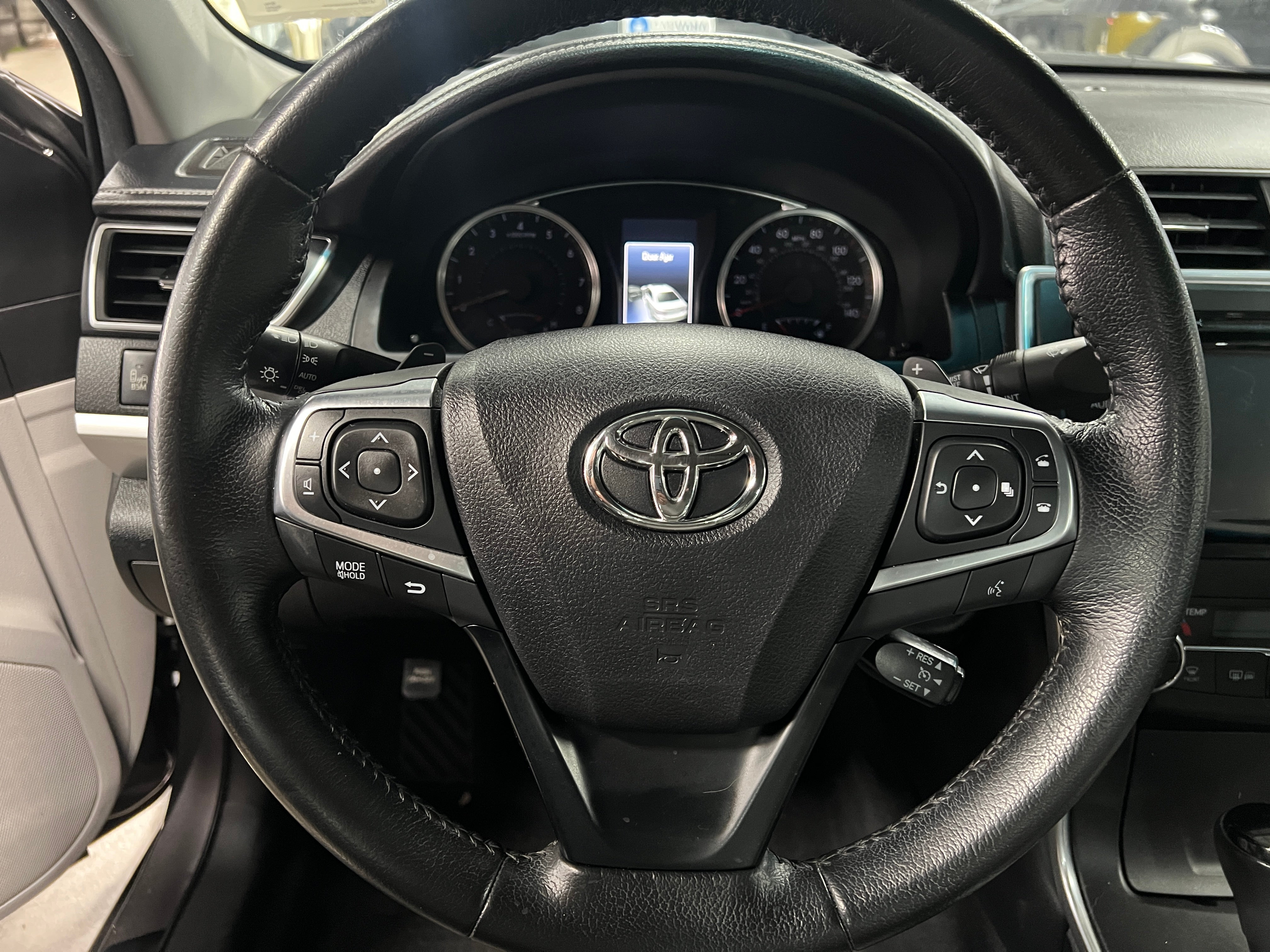 2016 Toyota Camry XSE 4