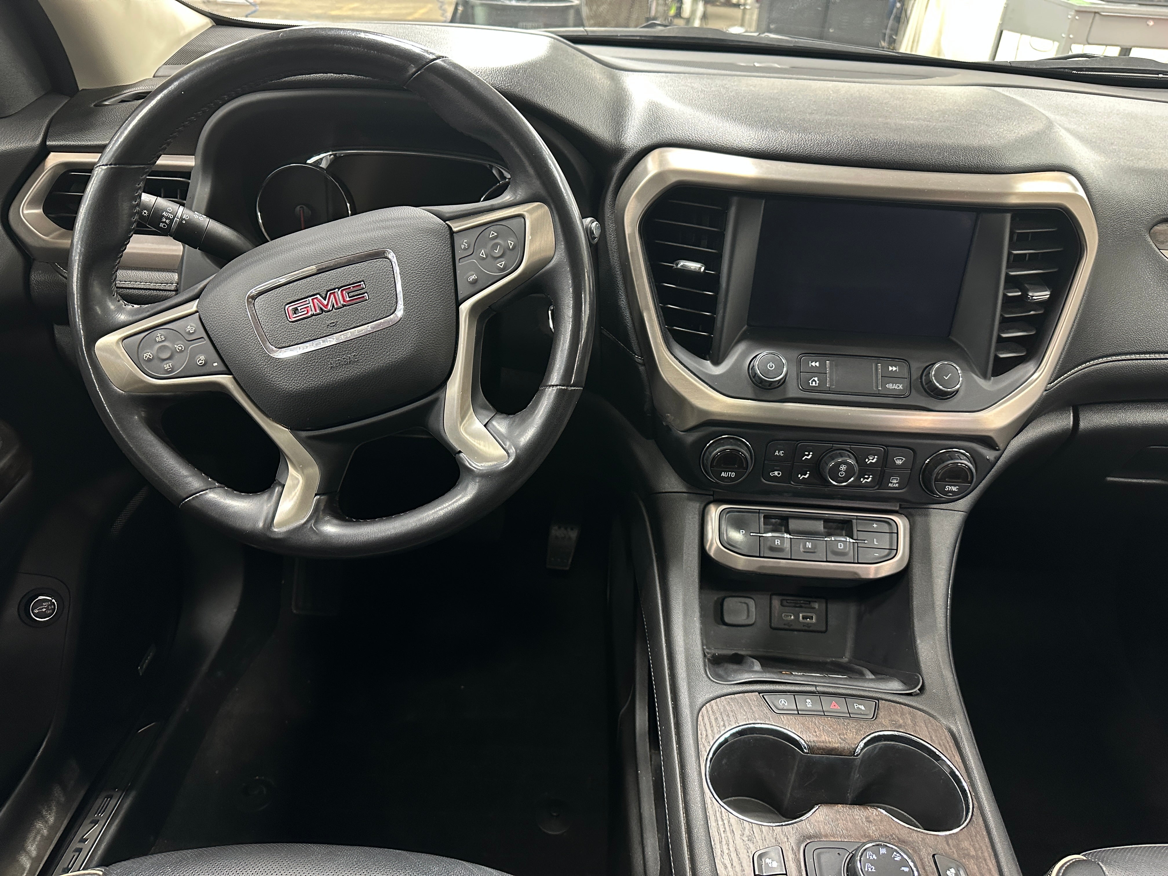 2021 GMC Acadia Denali 2