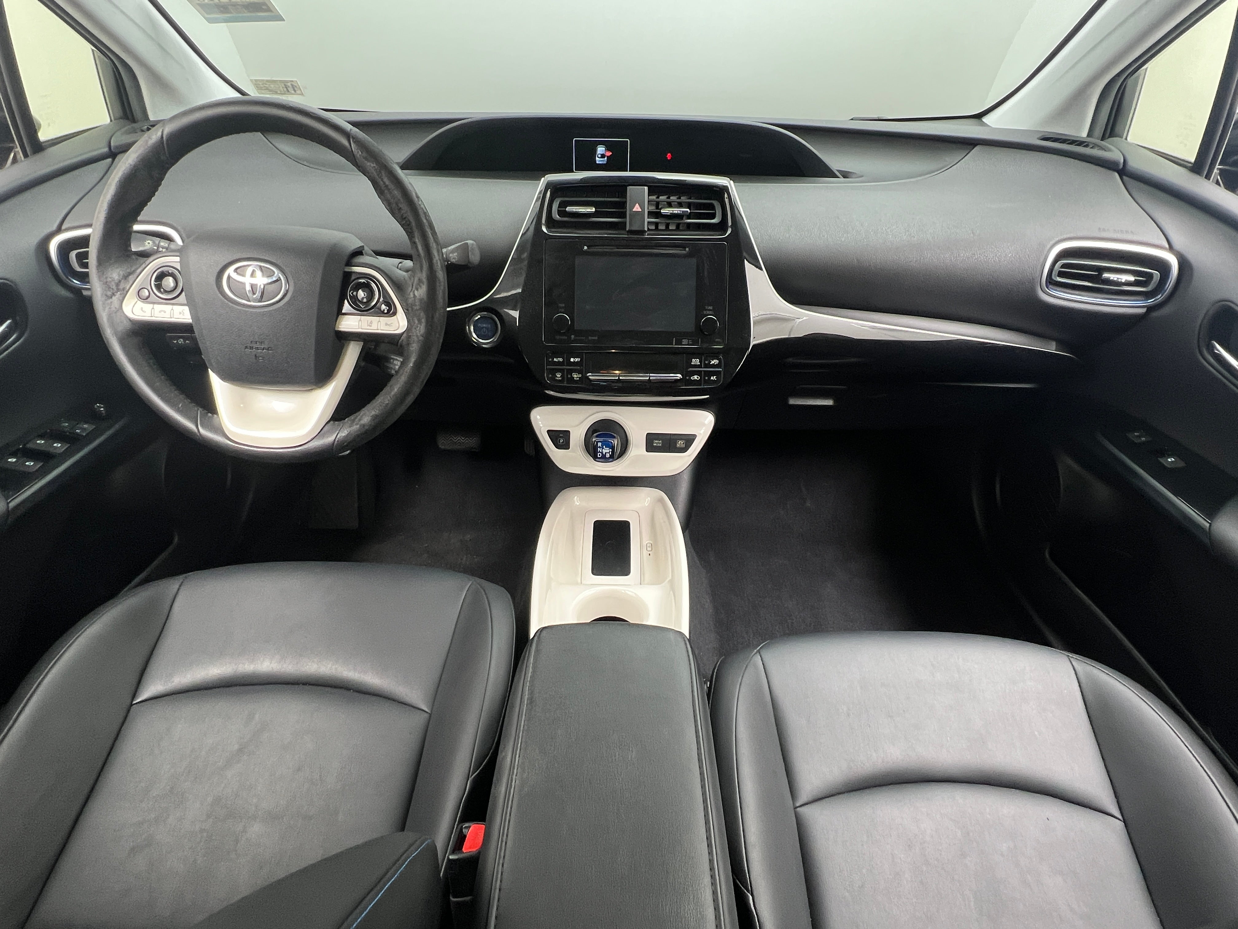 2016 Toyota Prius Three Touring 3