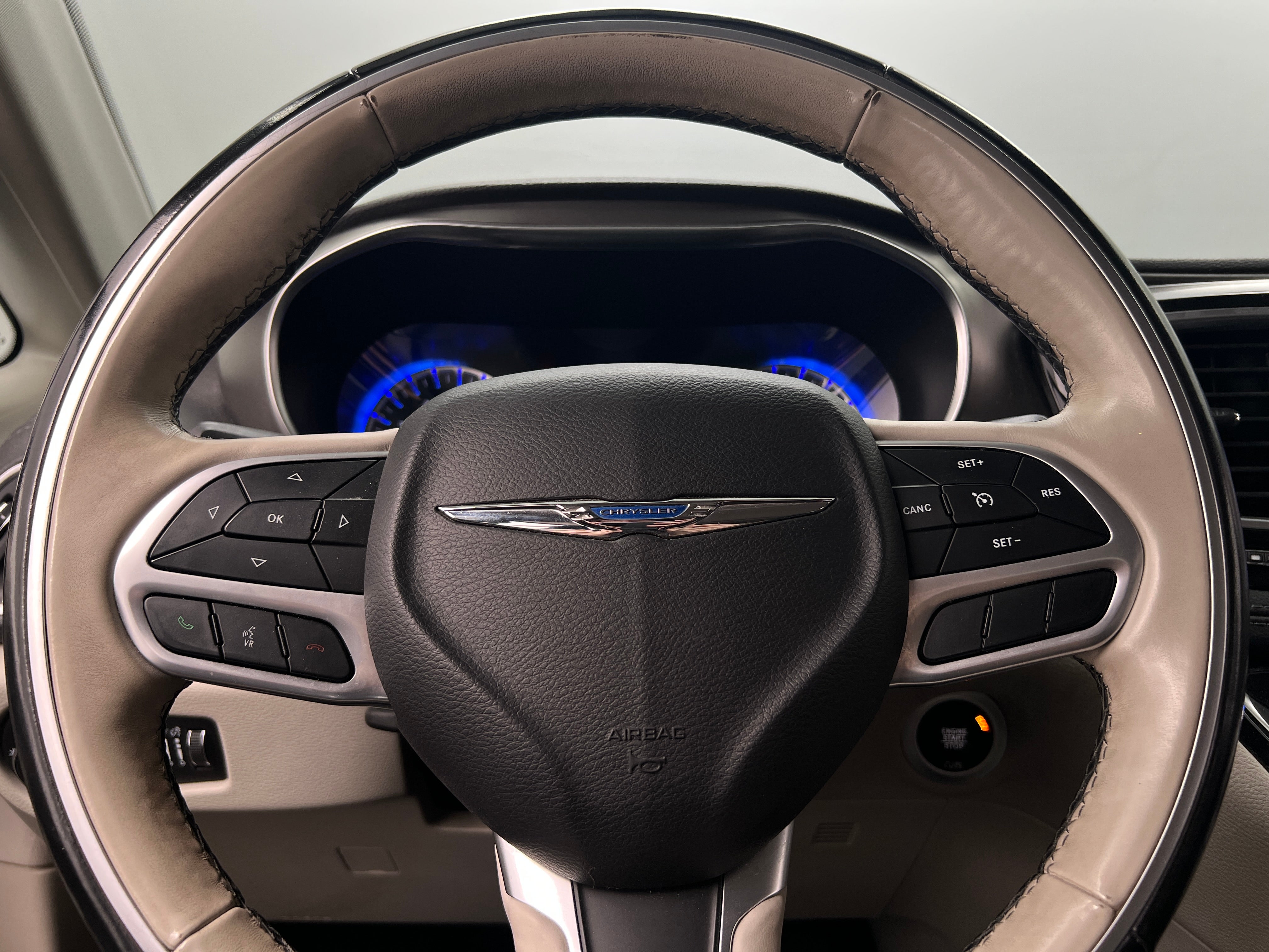 2018 Chrysler Pacifica Limited 4