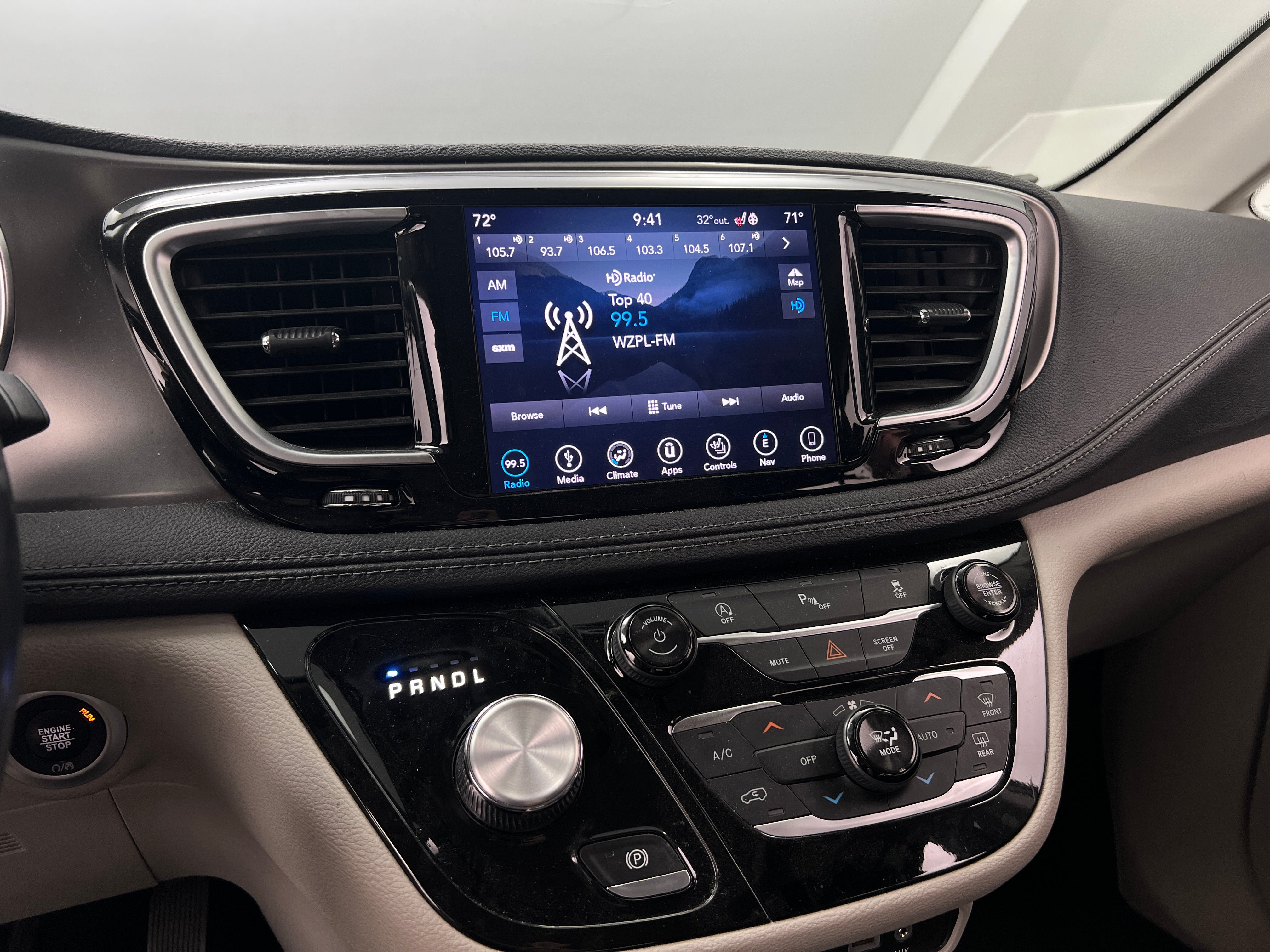 2018 Chrysler Pacifica Limited 3