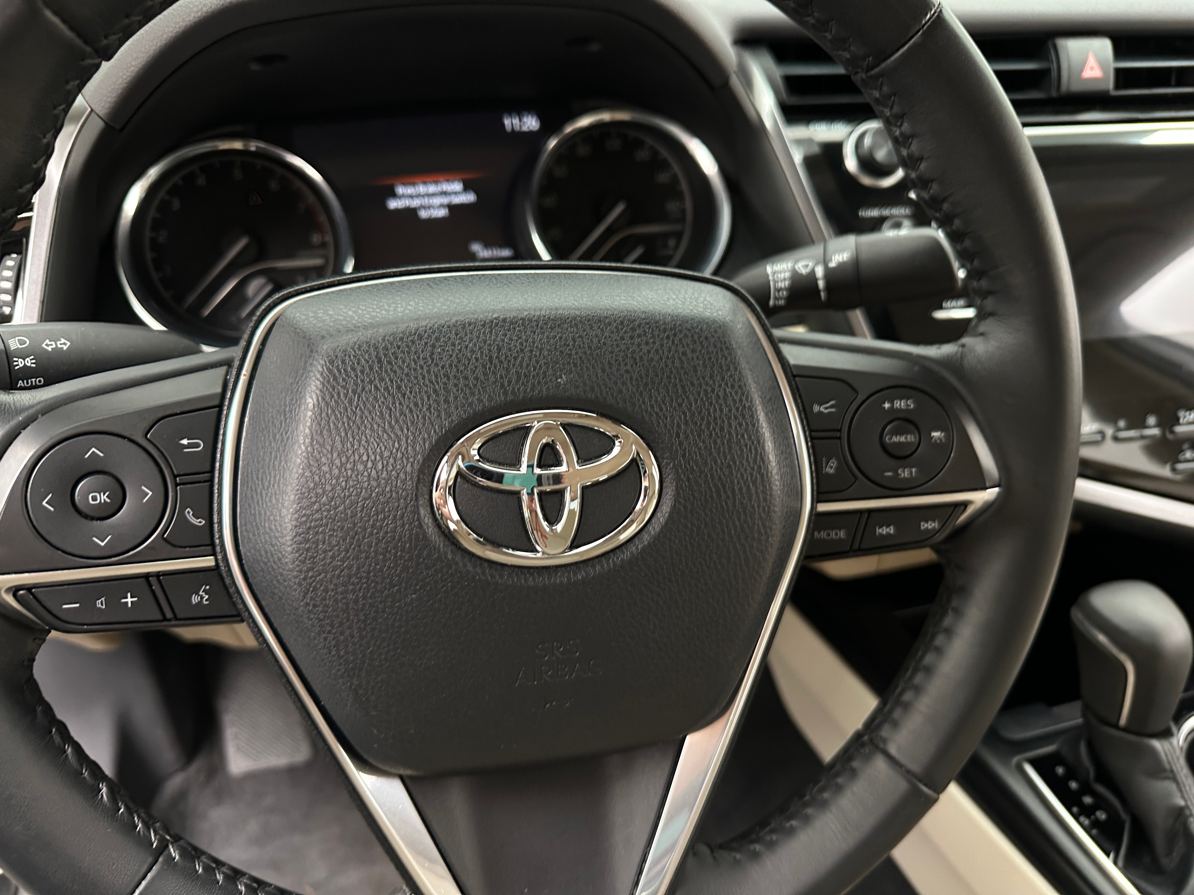 2019 Toyota Camry XLE 4