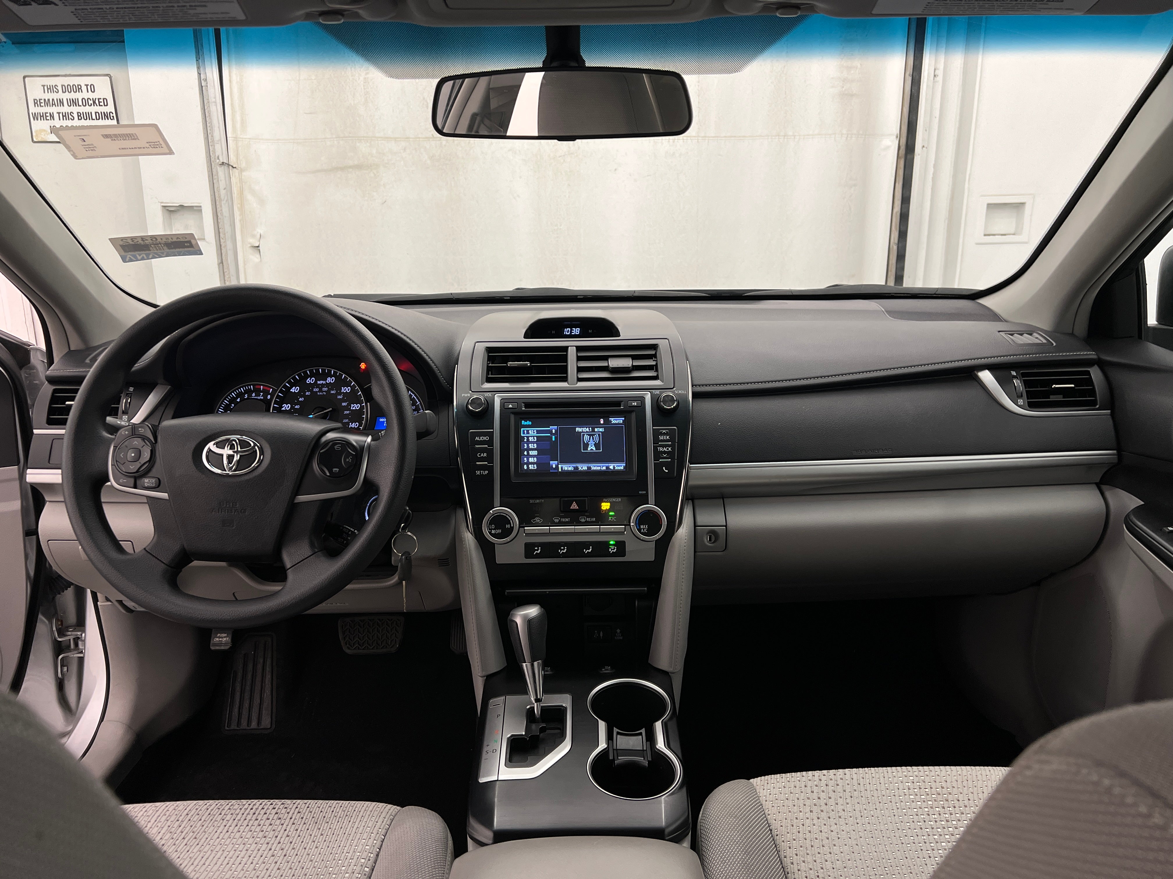 2014 Toyota Camry LE 3