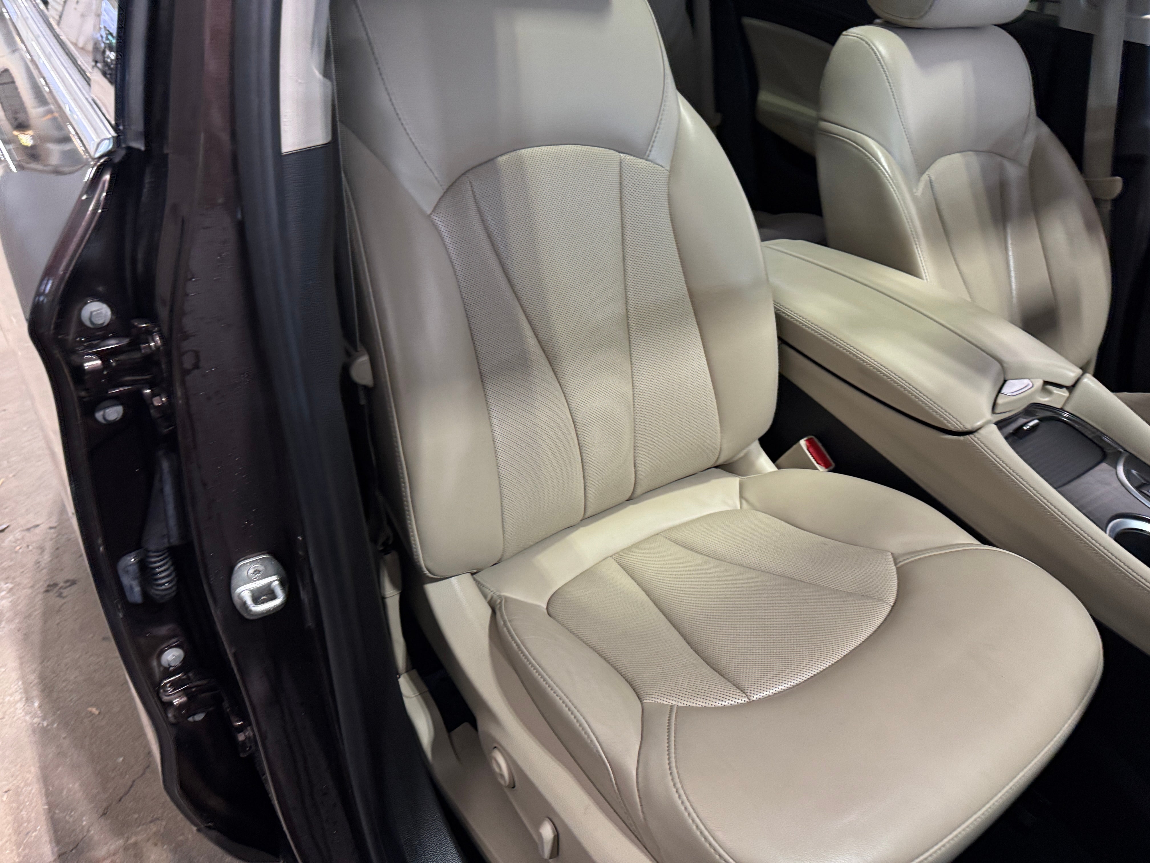 2020 Buick Envision Essence 2