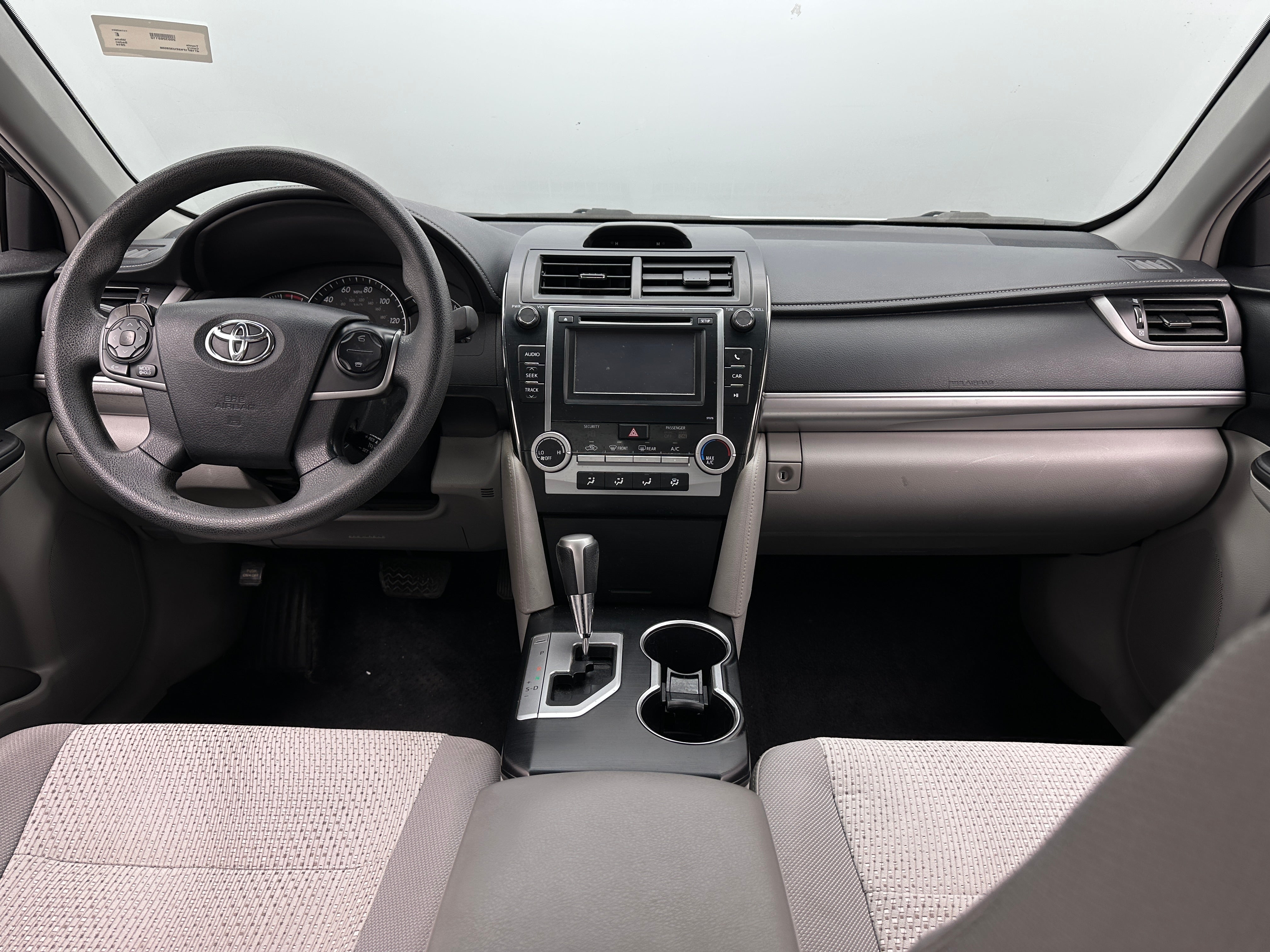 2014 Toyota Camry LE 3