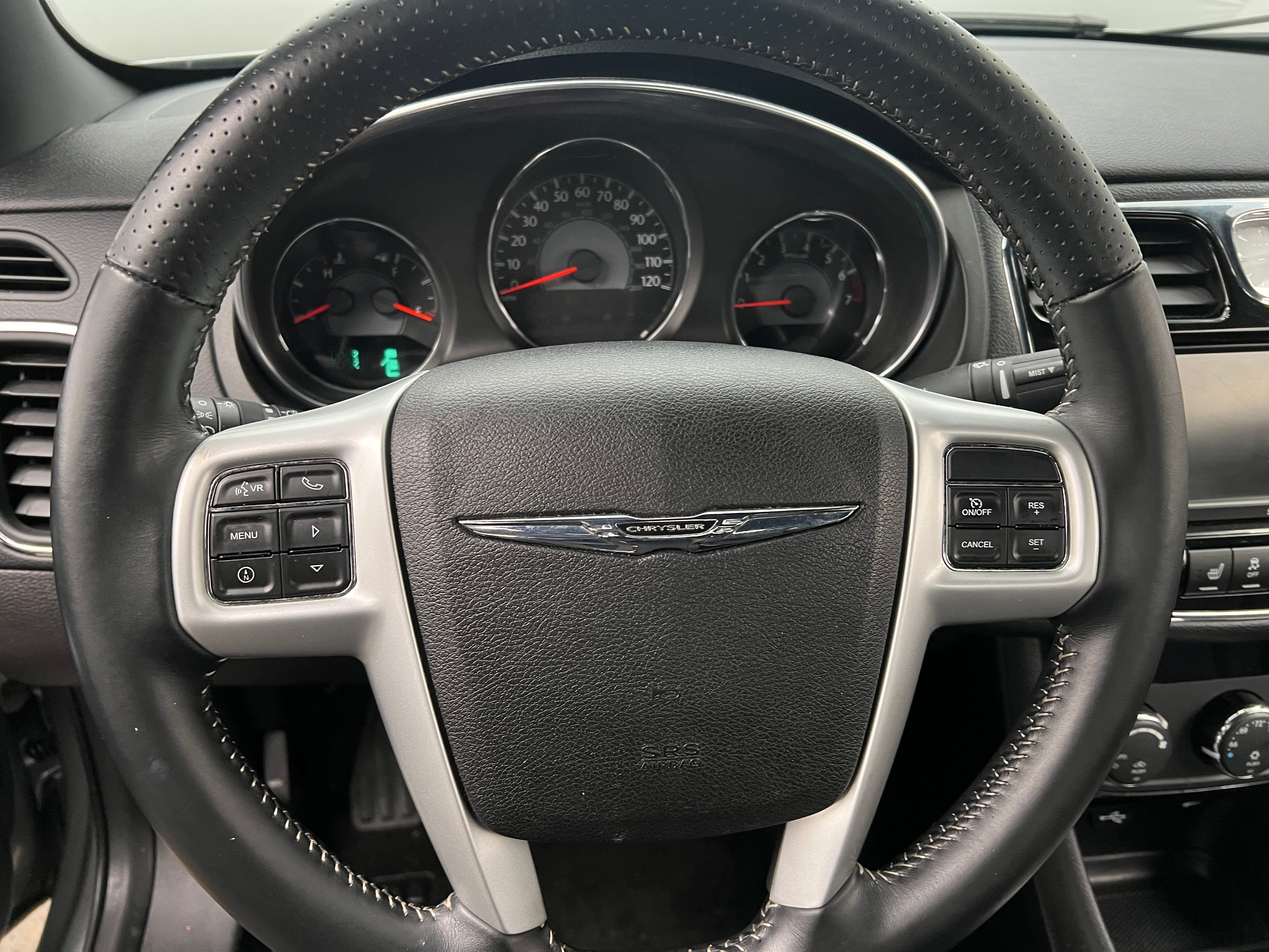 2014 Chrysler 200 S 4