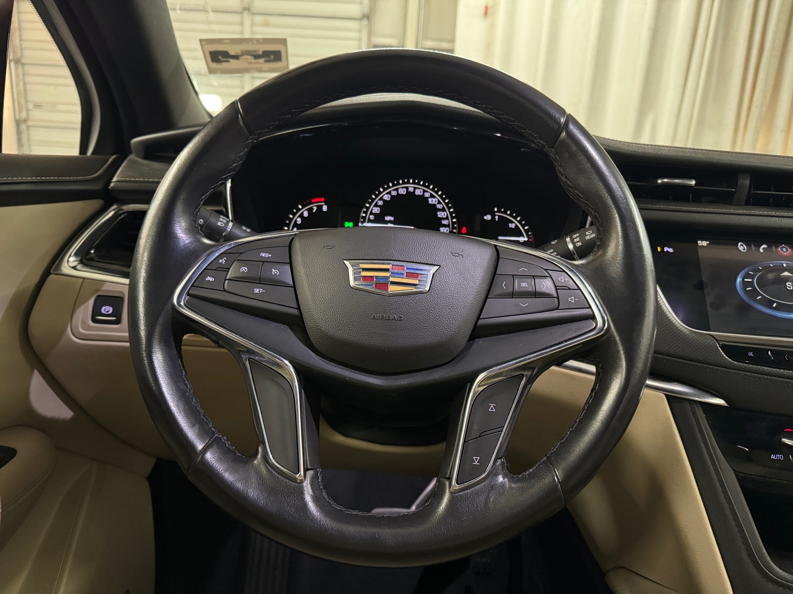 Thumbnail: 2018 Cadillac XT5 - 4