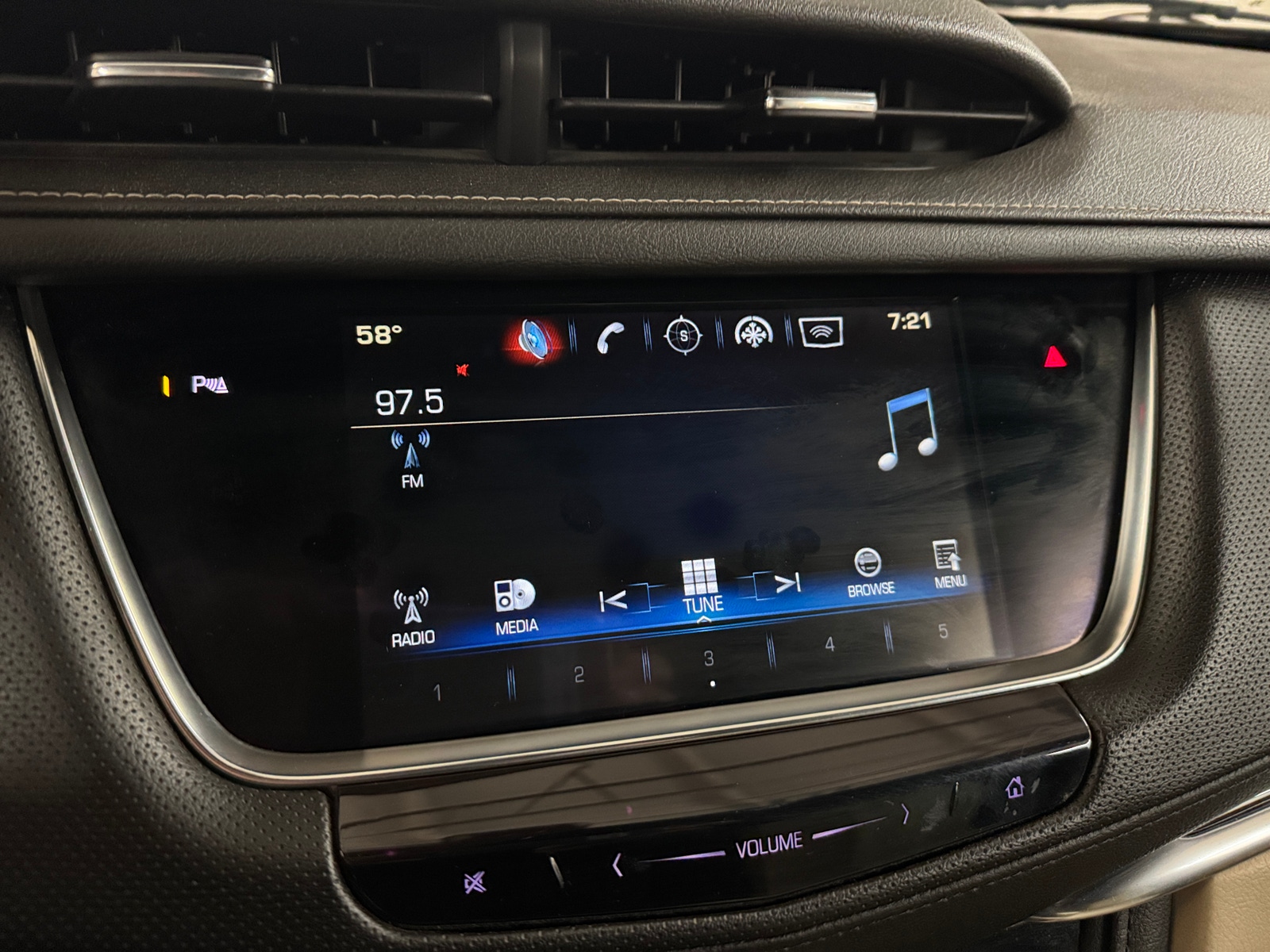 Thumbnail: 2018 Cadillac XT5 - 3