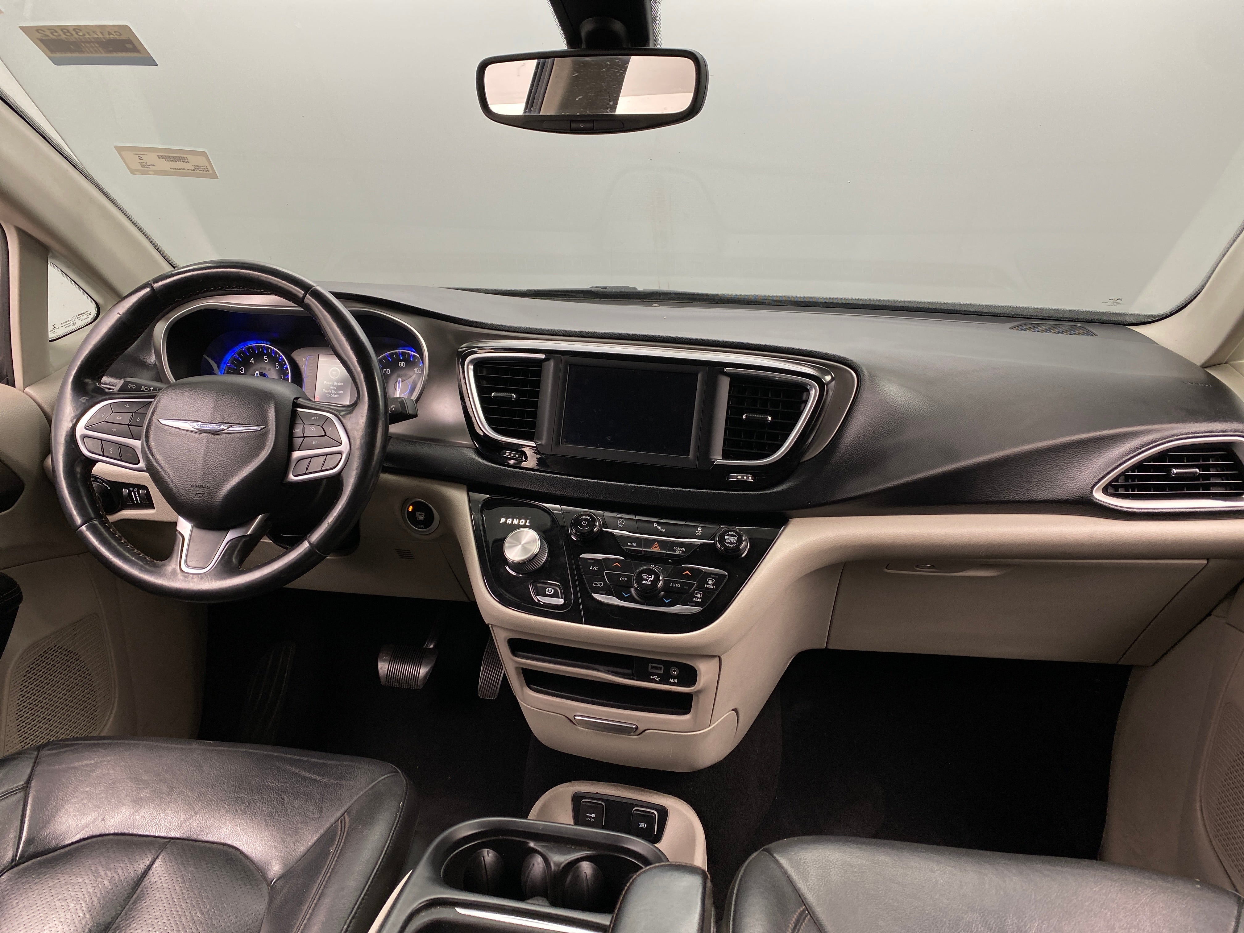 2020 Chrysler Pacifica Touring L 2