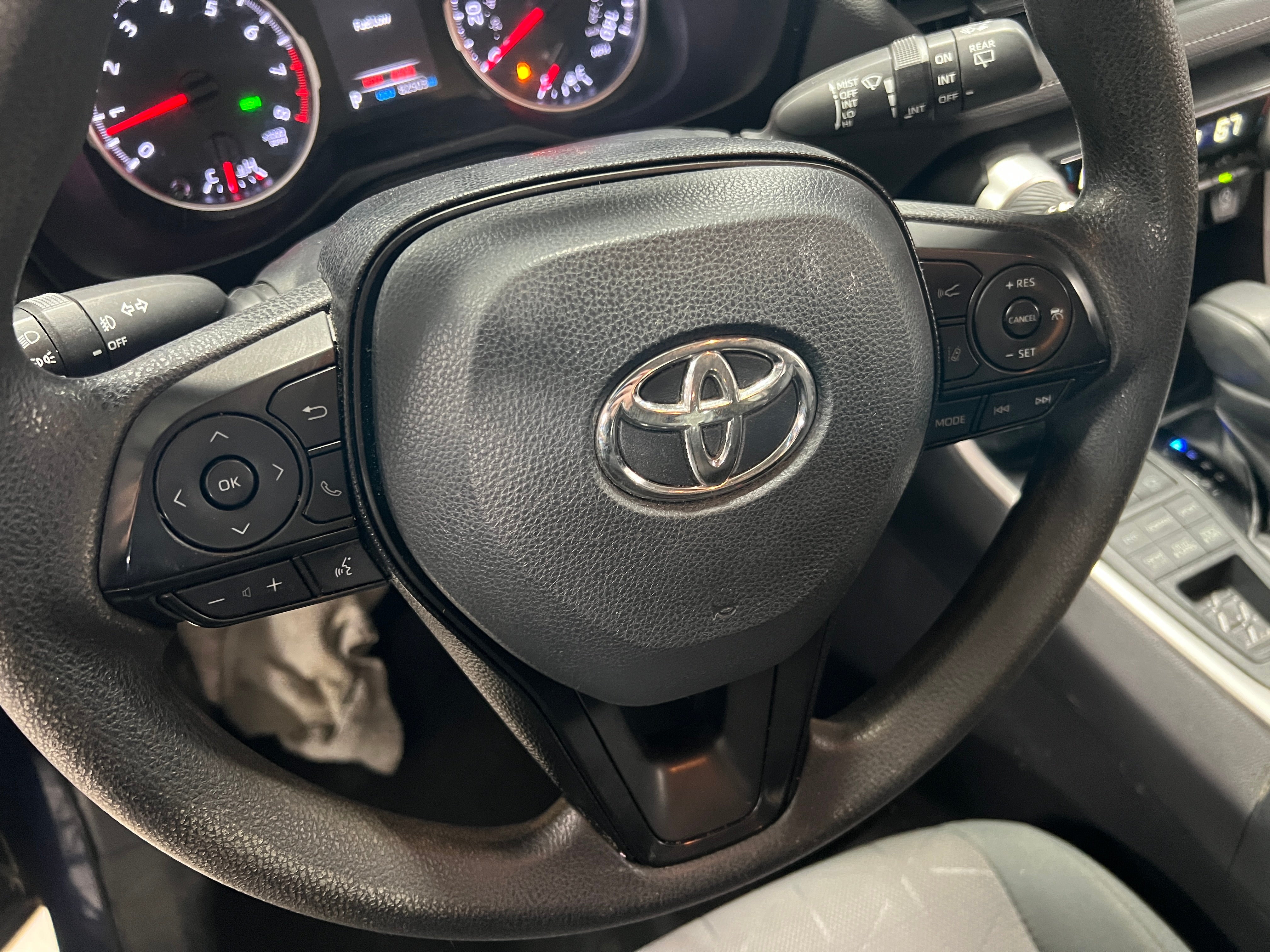 2020 Toyota RAV4 XLE 5