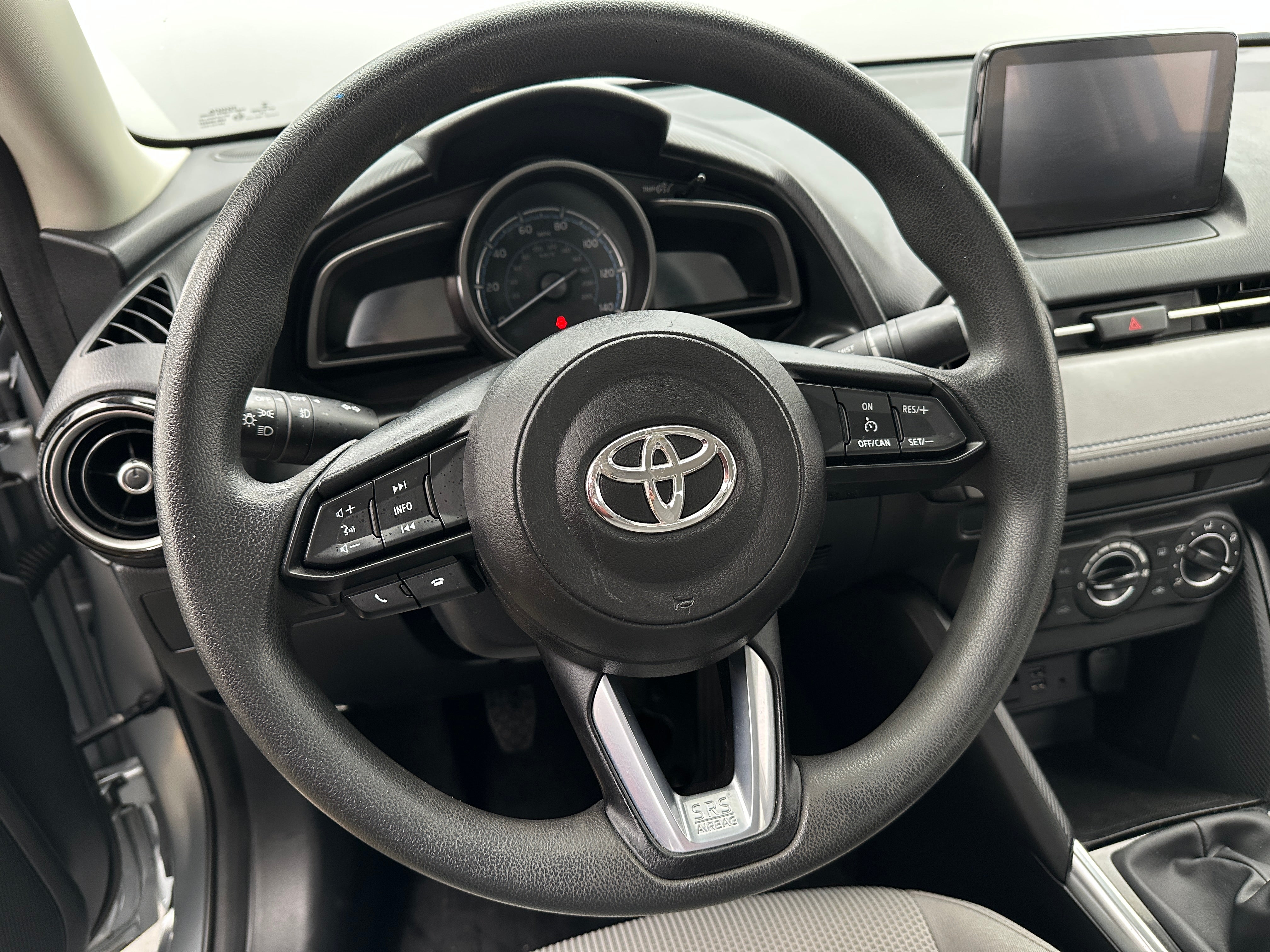 2019 Toyota Yaris LE 5