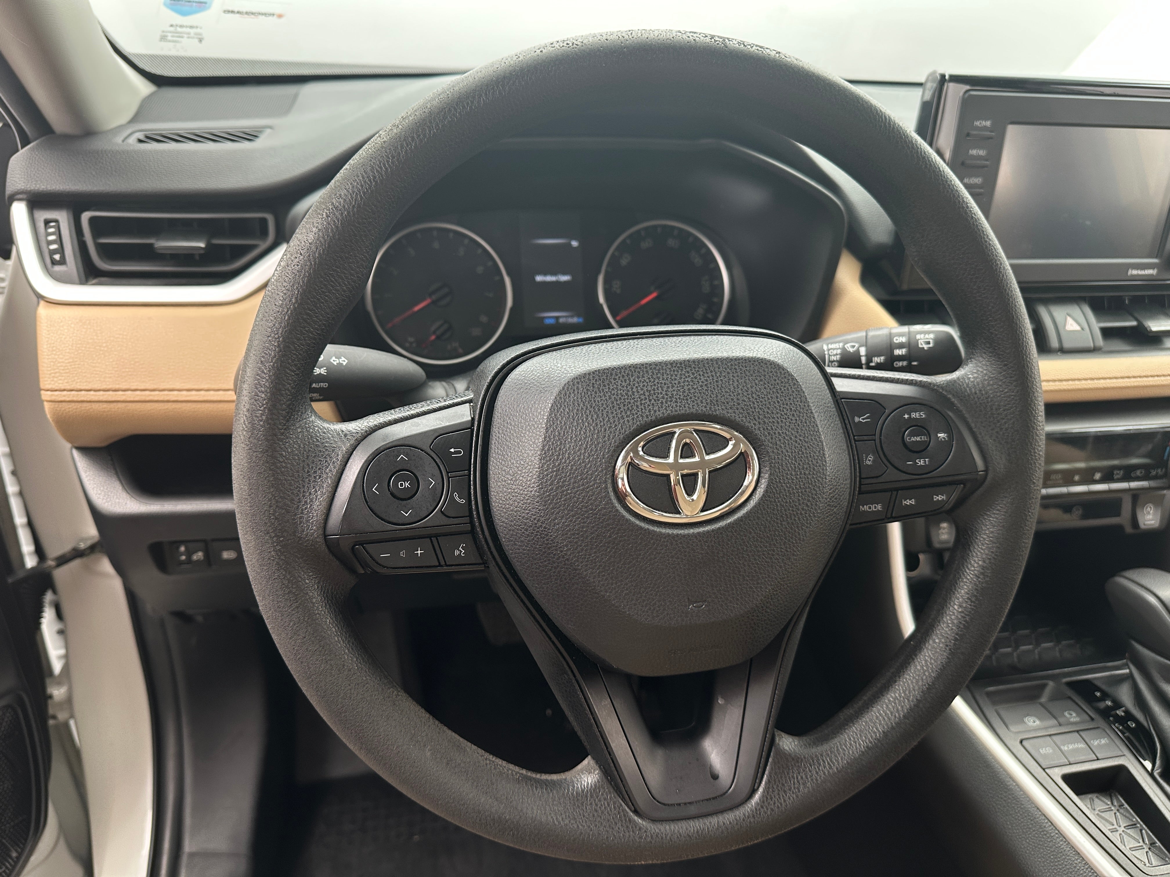 2022 Toyota RAV4 XLE 5