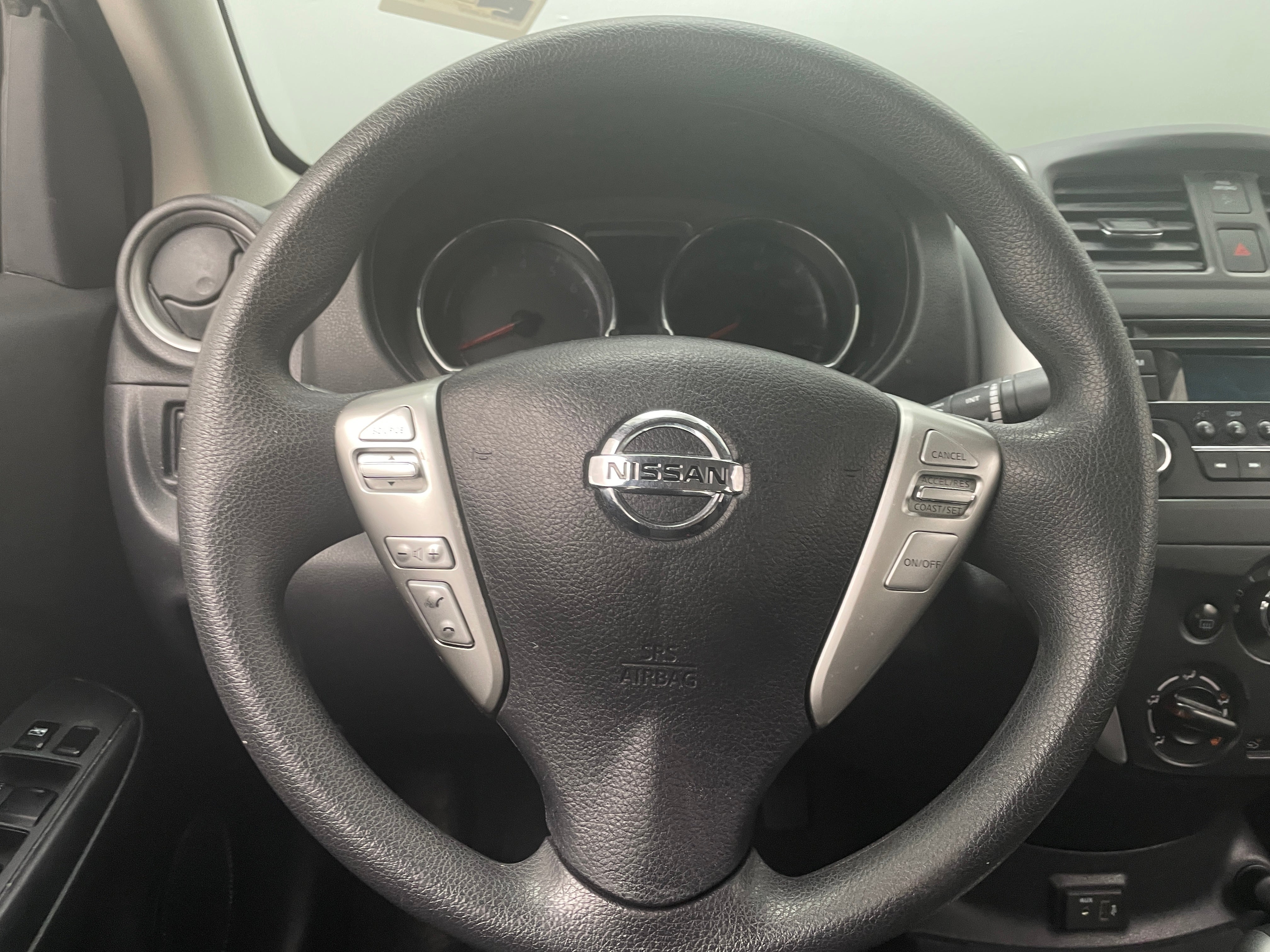 2018 Nissan Versa SV 5