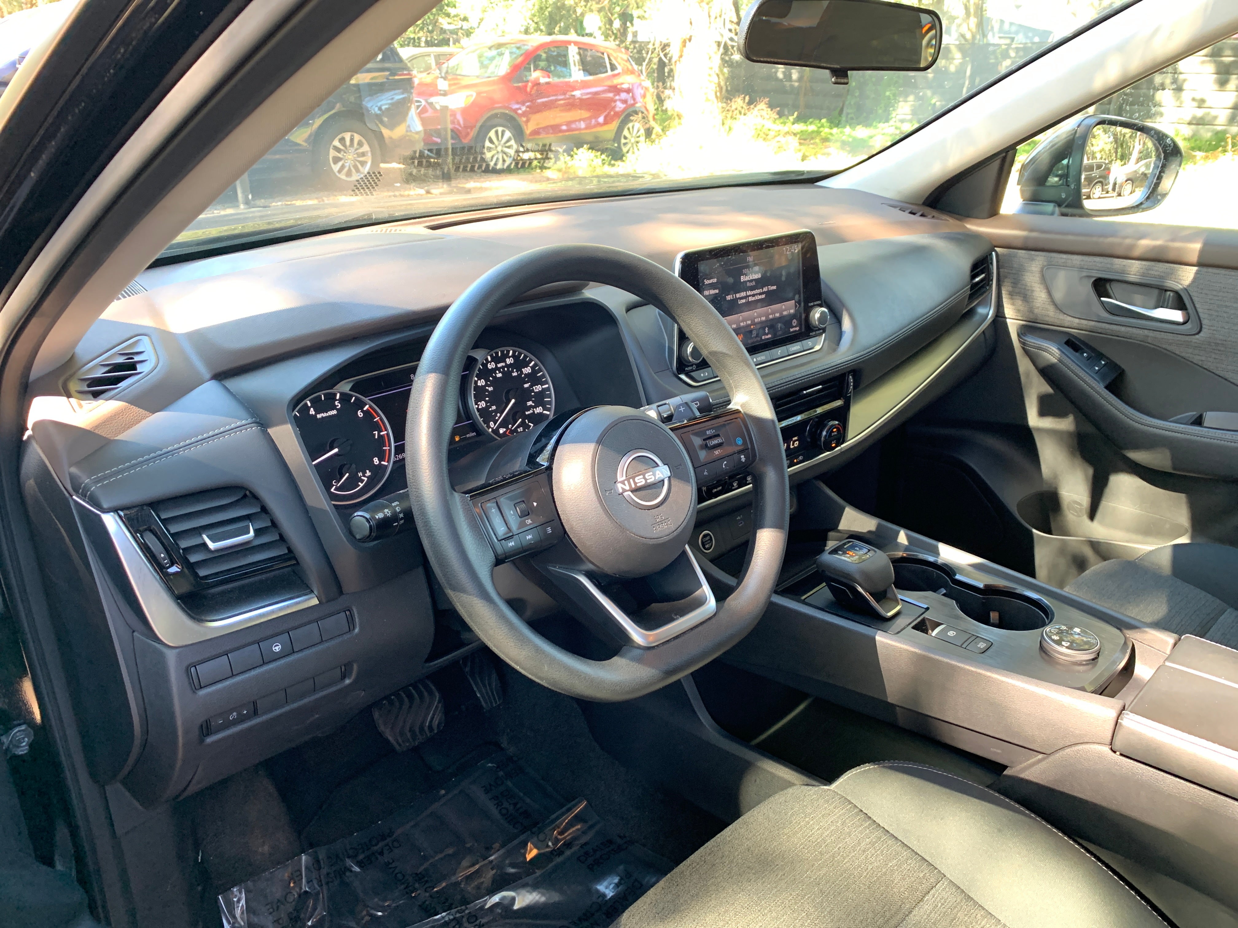 2022 Nissan Rogue SV 3