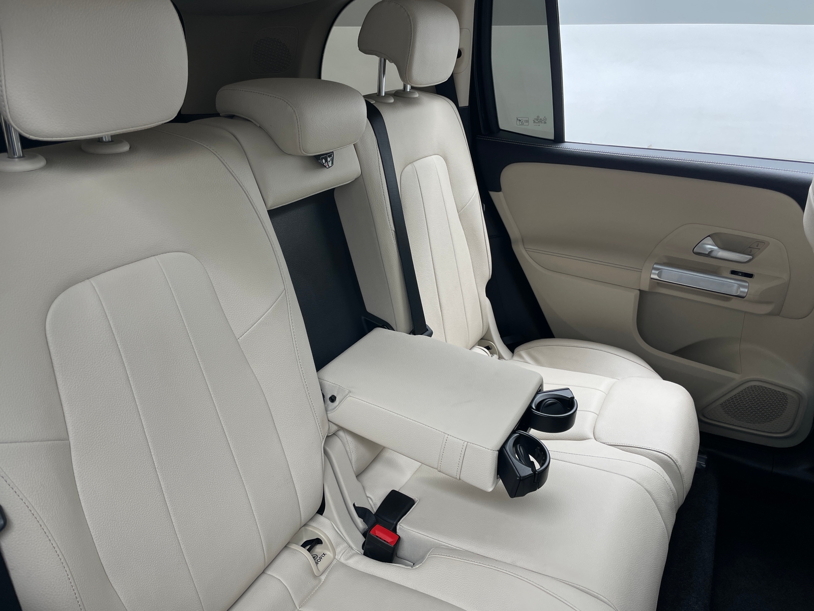 Thumbnail: 2020 Mercedes-Benz GLB - 6