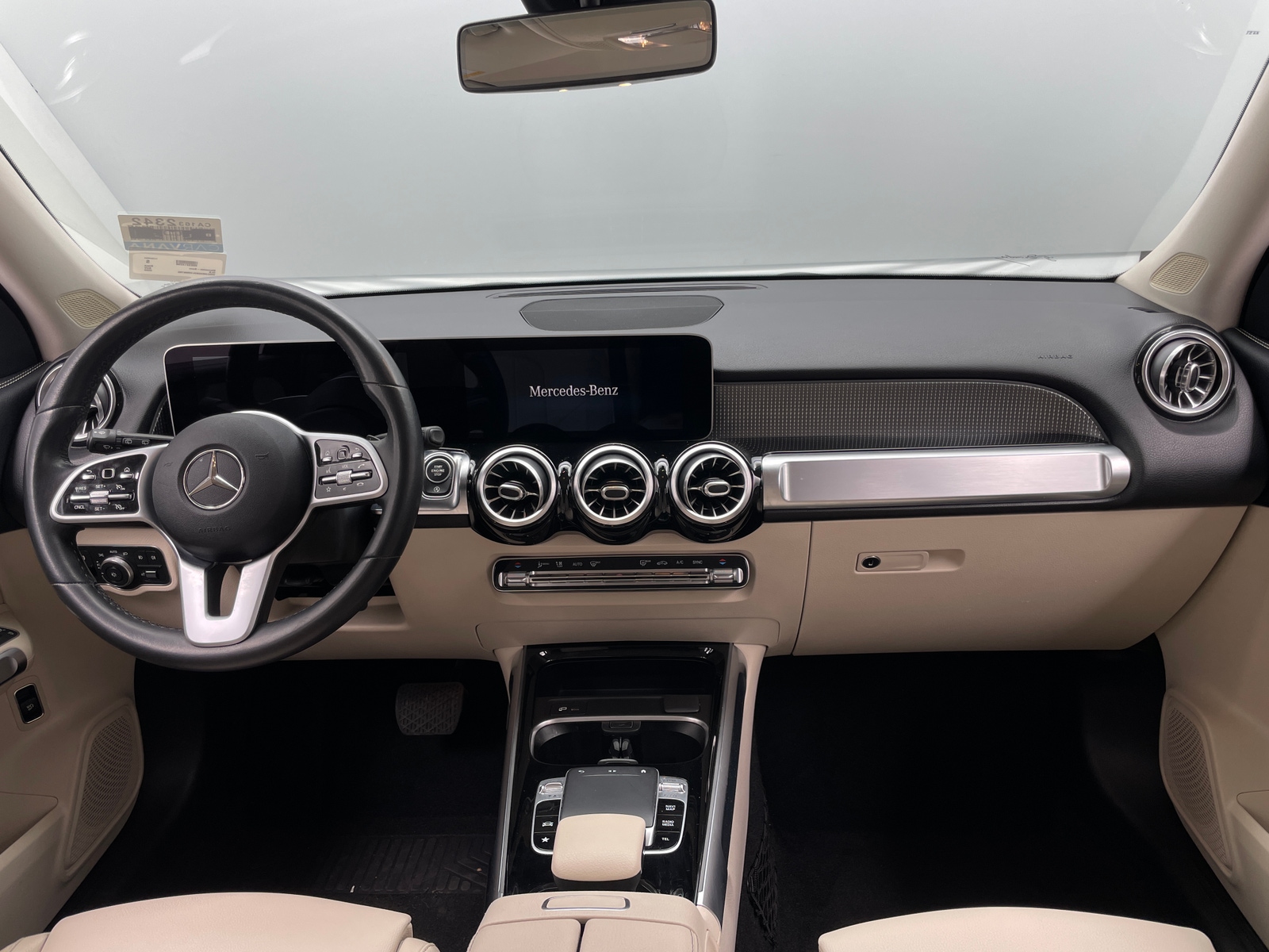 Thumbnail: 2020 Mercedes-Benz GLB - 3