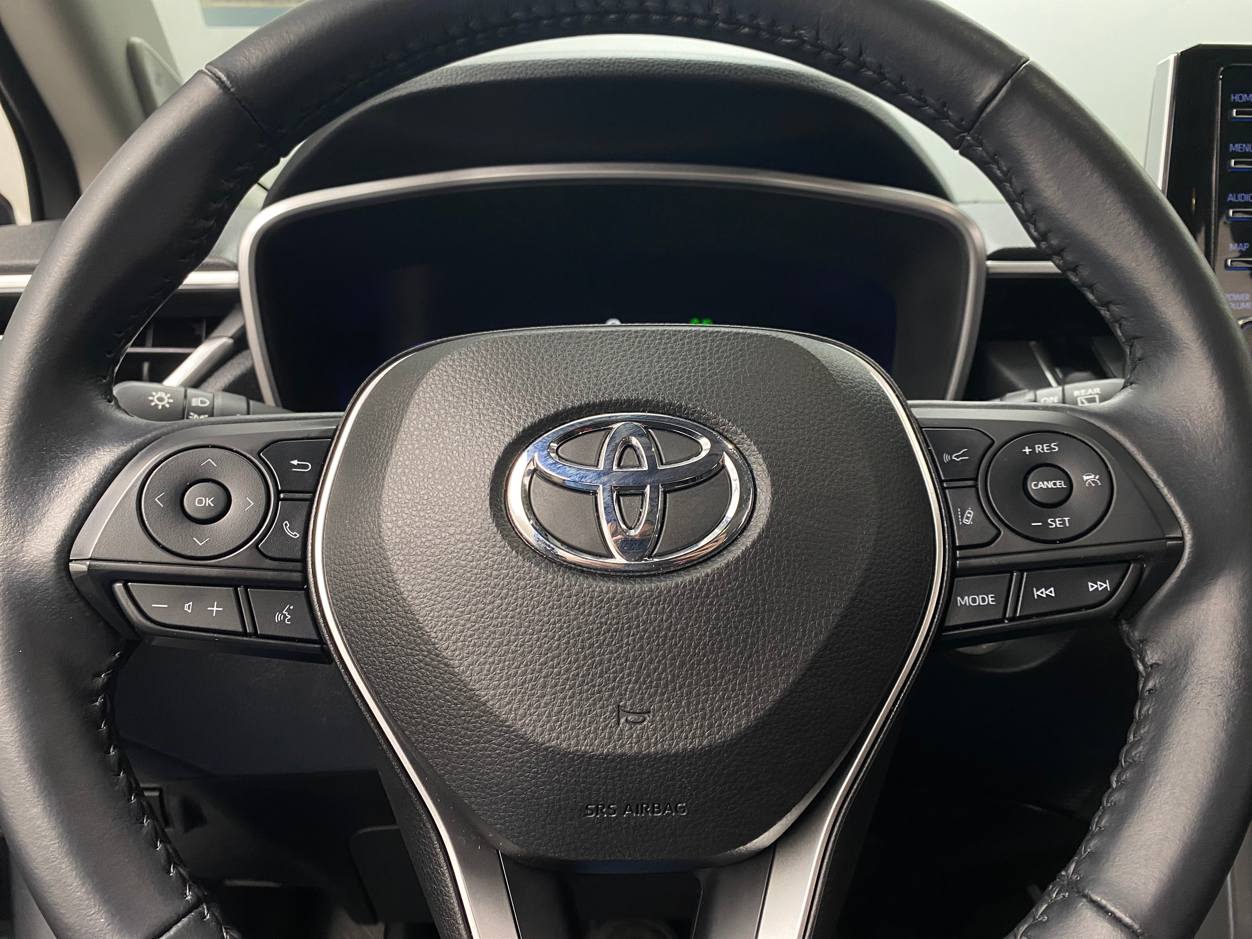 2022 Toyota Corolla Cross XLE 5