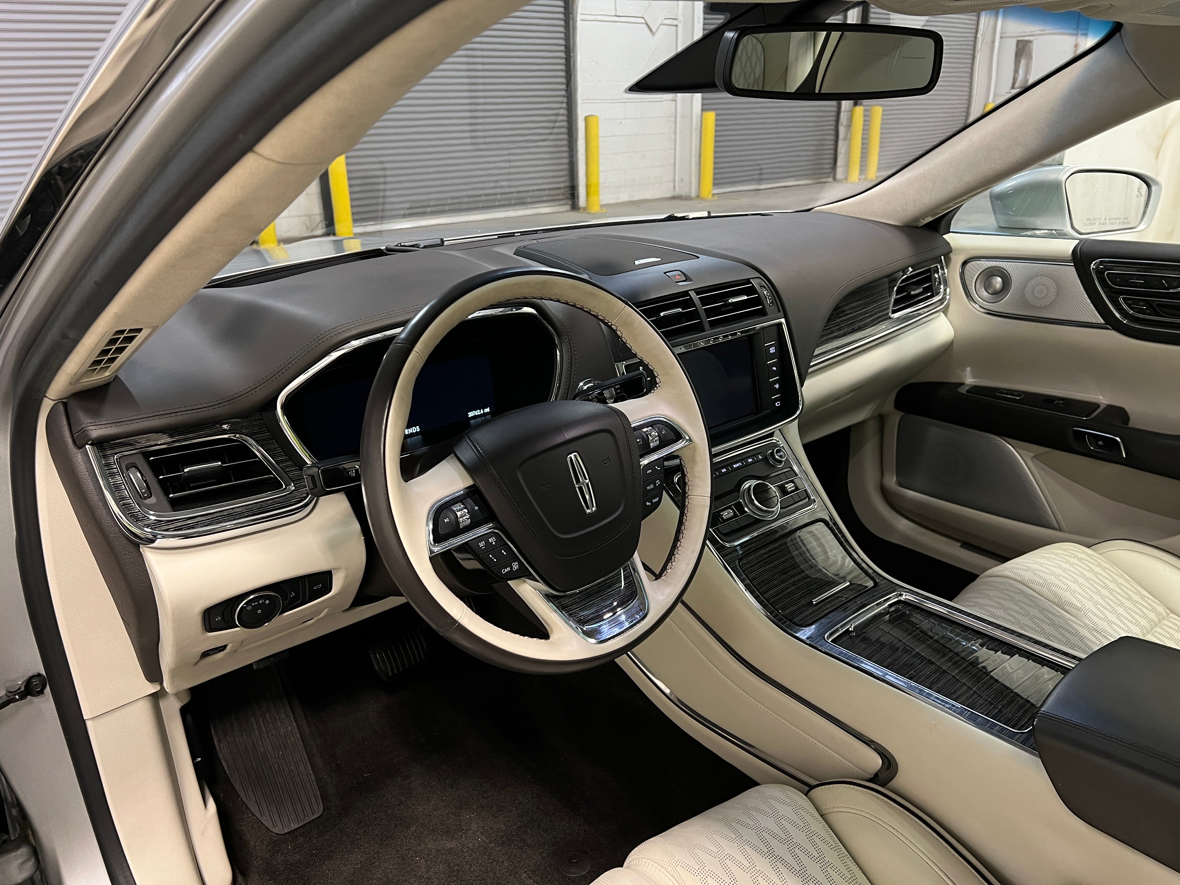 2018 Lincoln Continental Black Label 2