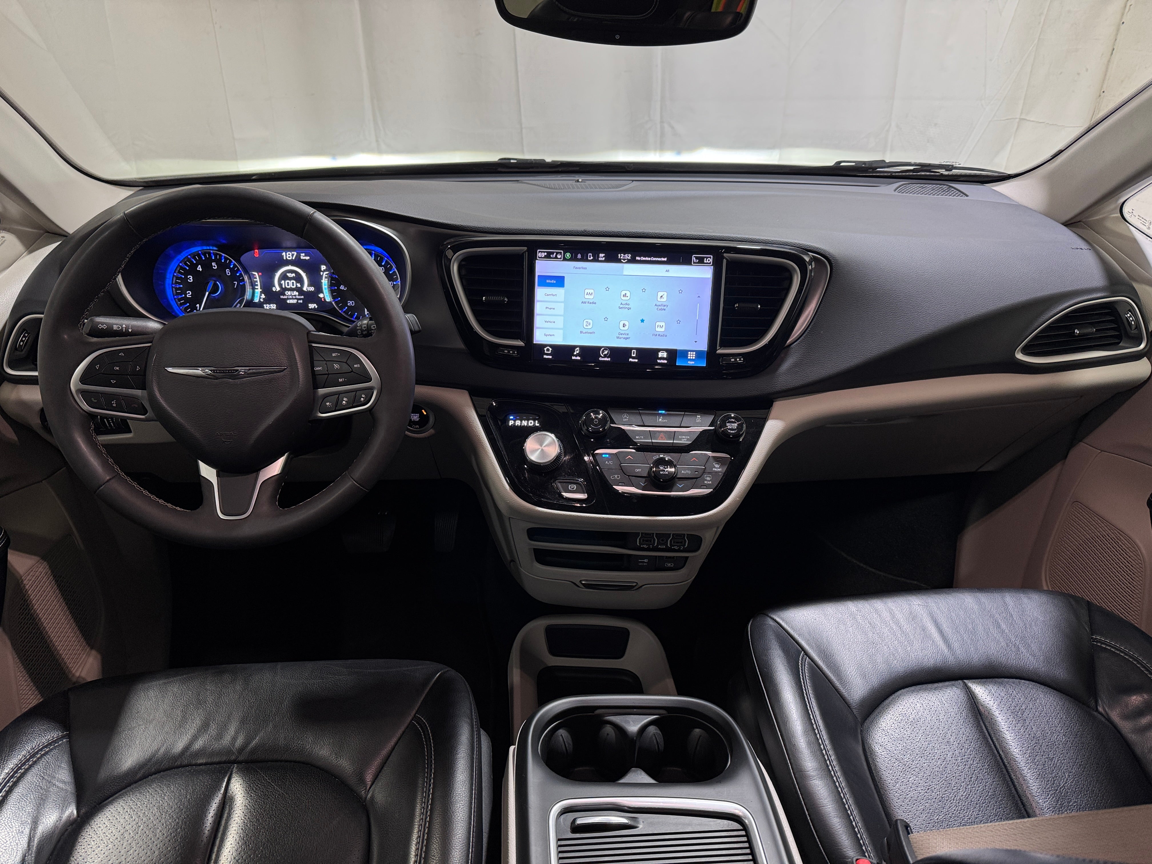 2022 Chrysler Pacifica Touring L 2