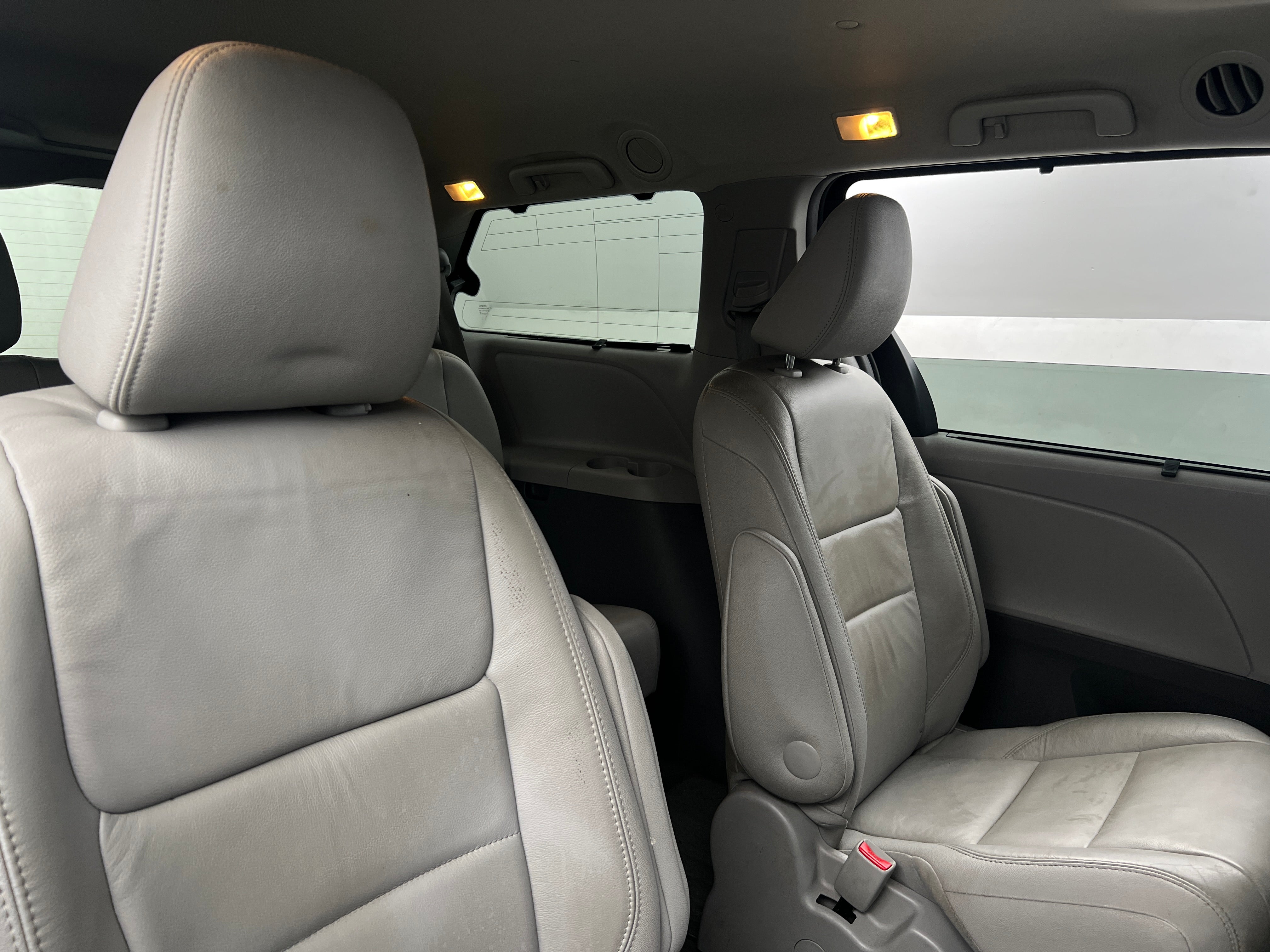 2015 Toyota Sienna XLE 5