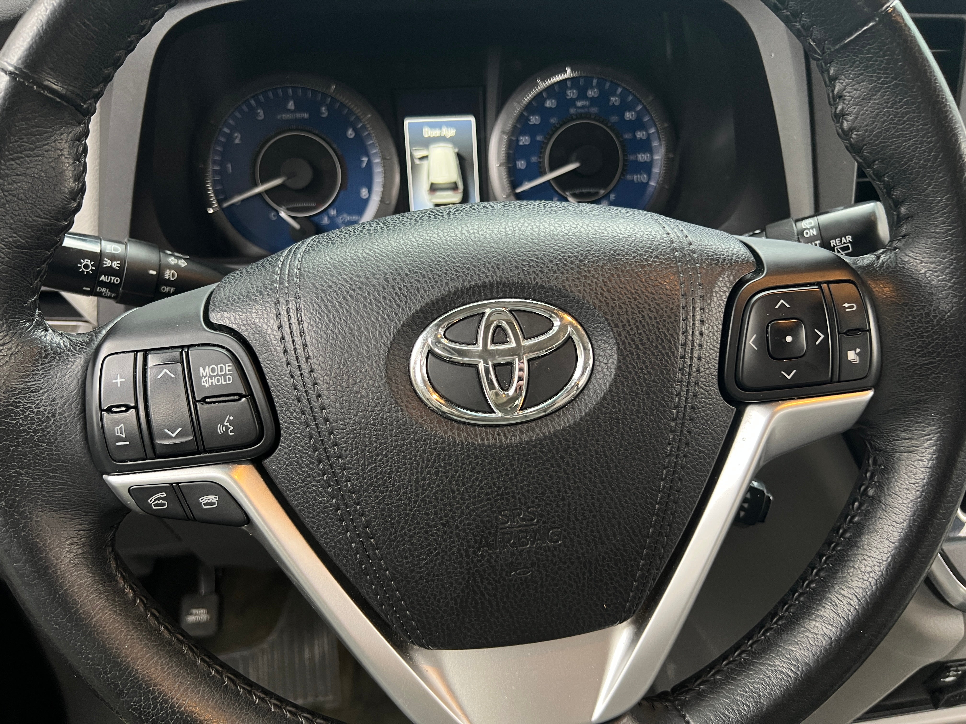 2015 Toyota Sienna XLE 4