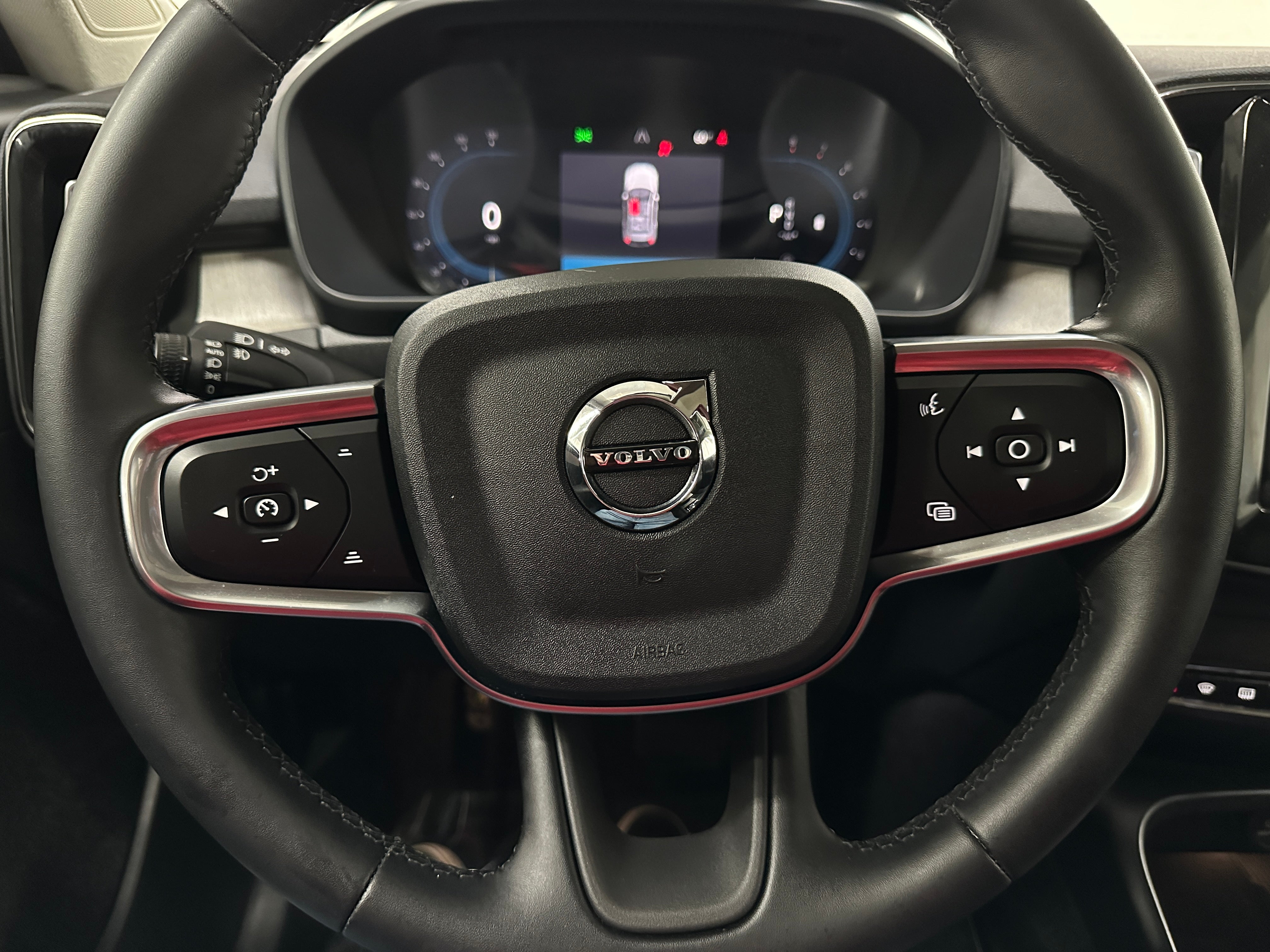 2024 Volvo XC40 B5 Plus 5