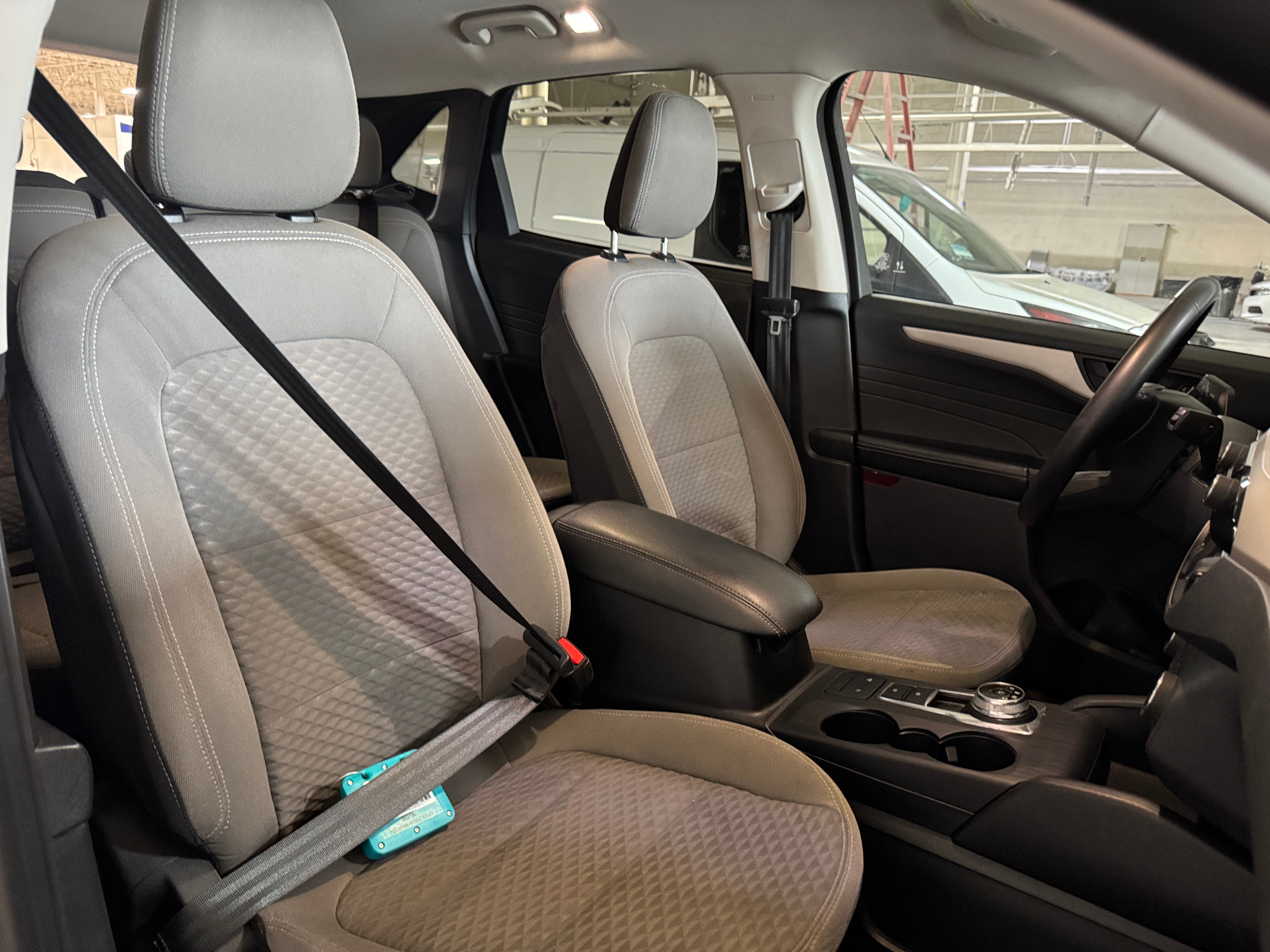 2022 Ford Escape SE 2