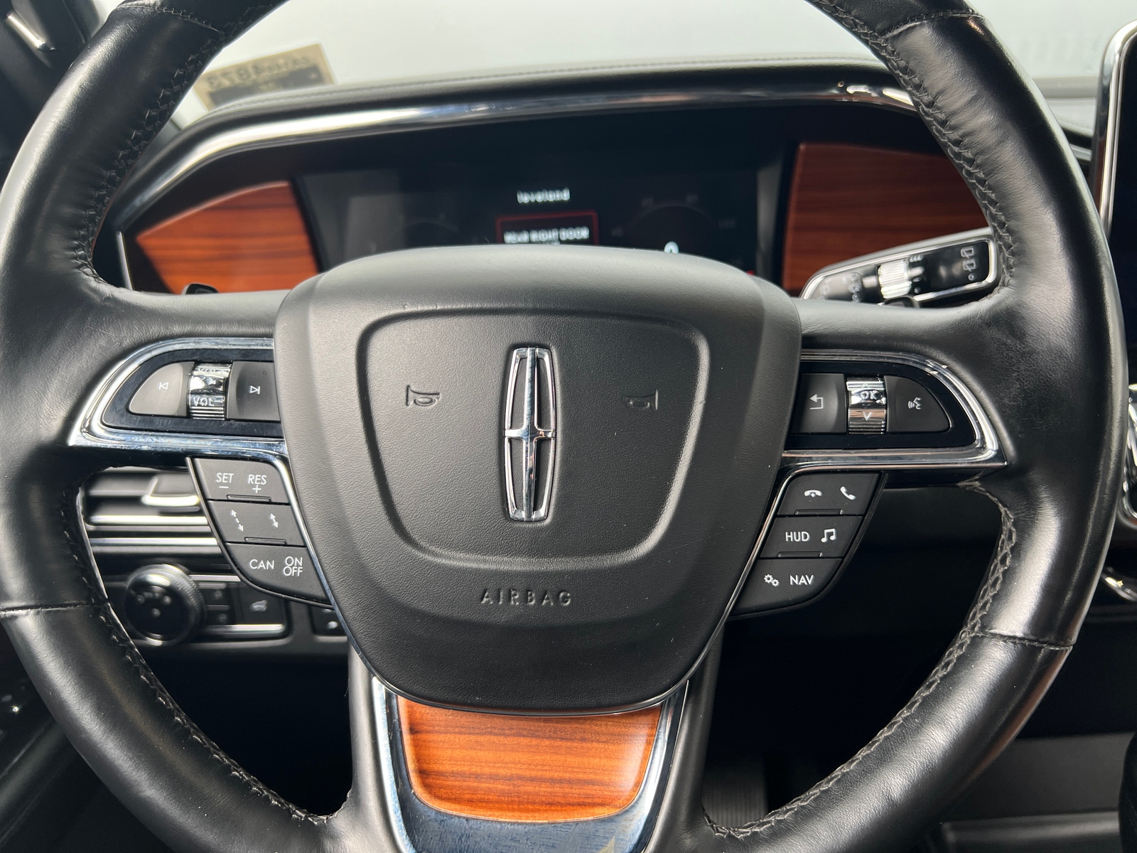 Thumbnail: 2019 Lincoln Navigator - 5