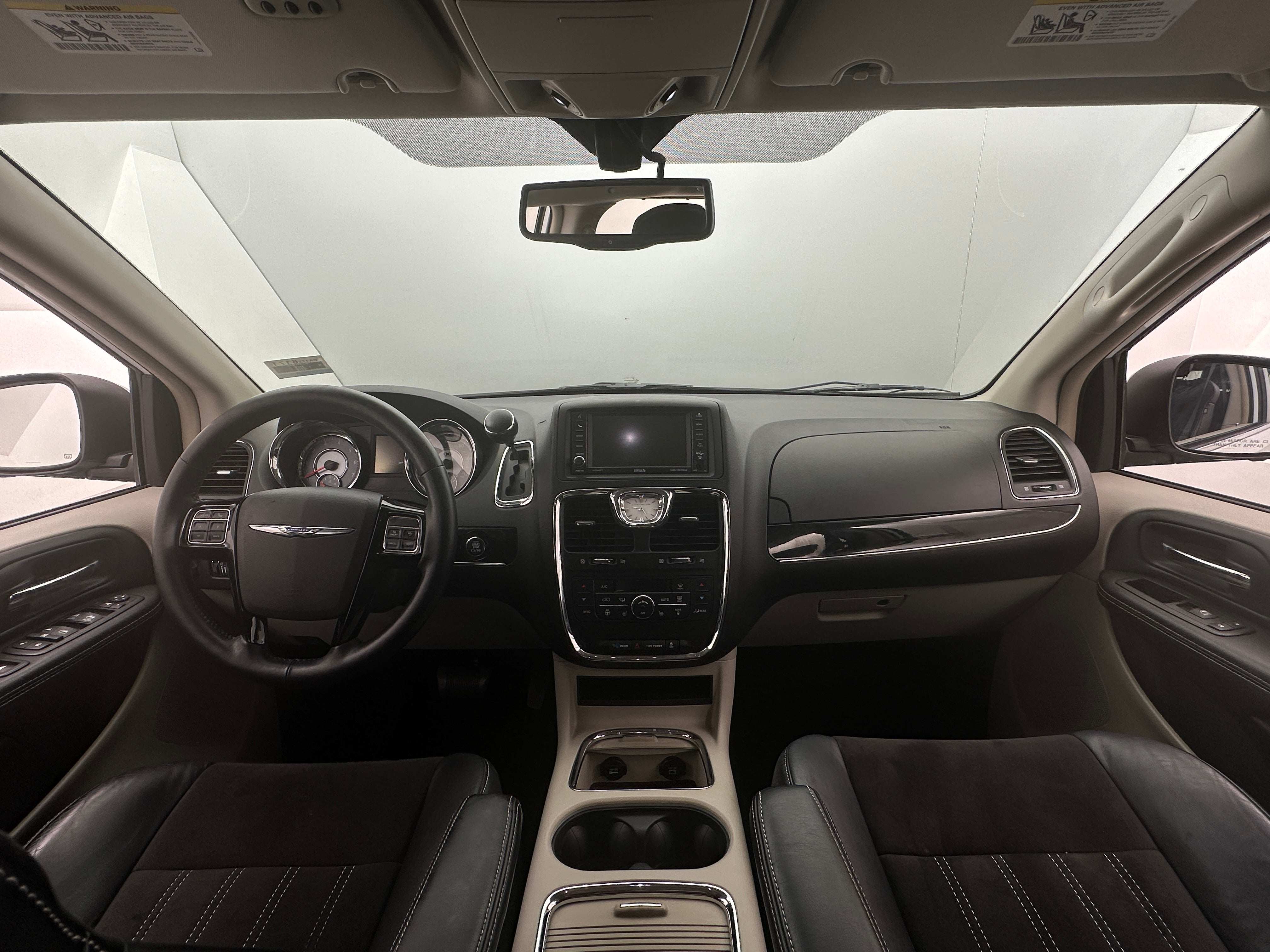 2014 Chrysler Town & Country Touring 2