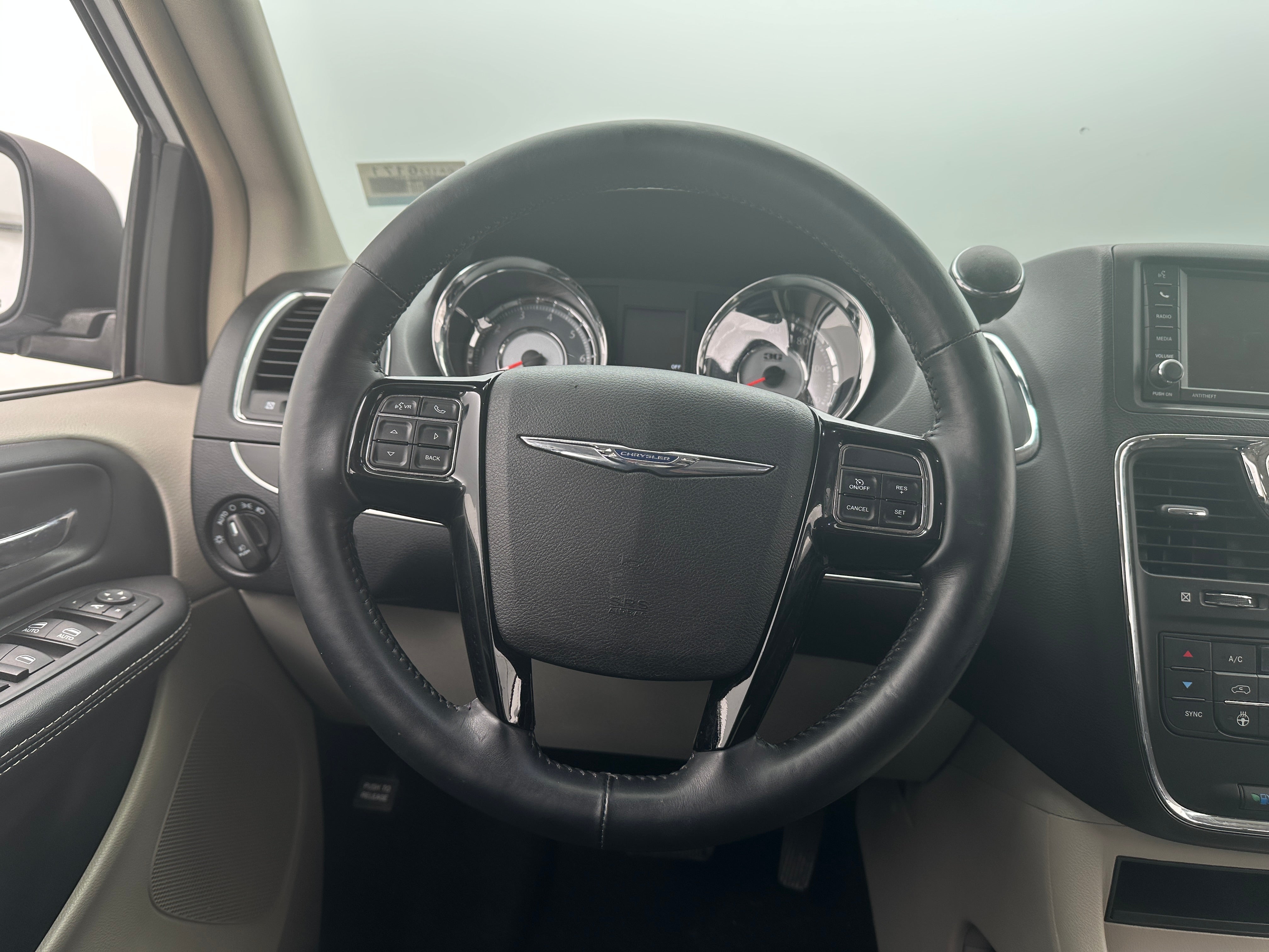 2014 Chrysler Town & Country Touring 4