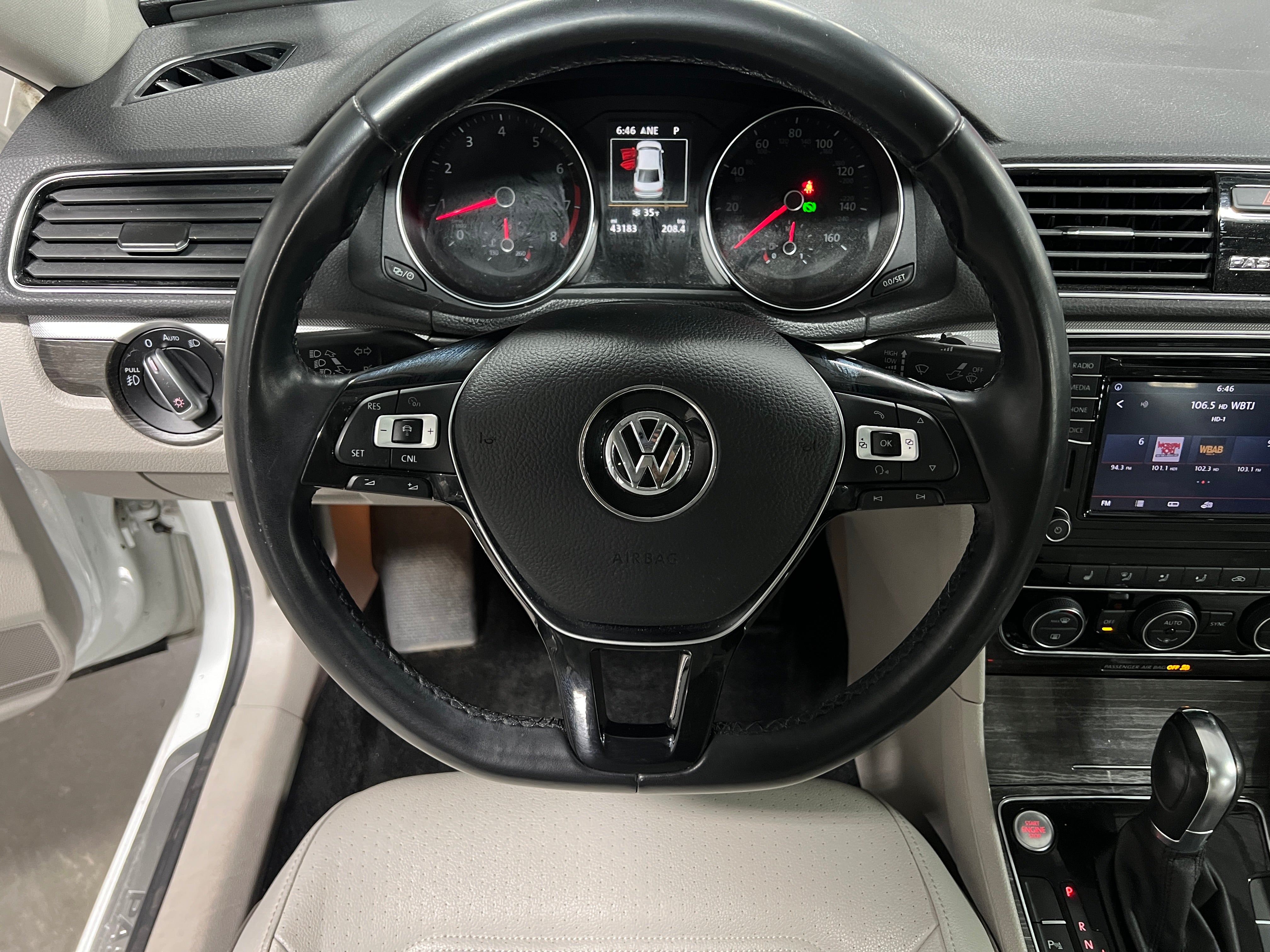 2018 Volkswagen Passat 2.0T 5