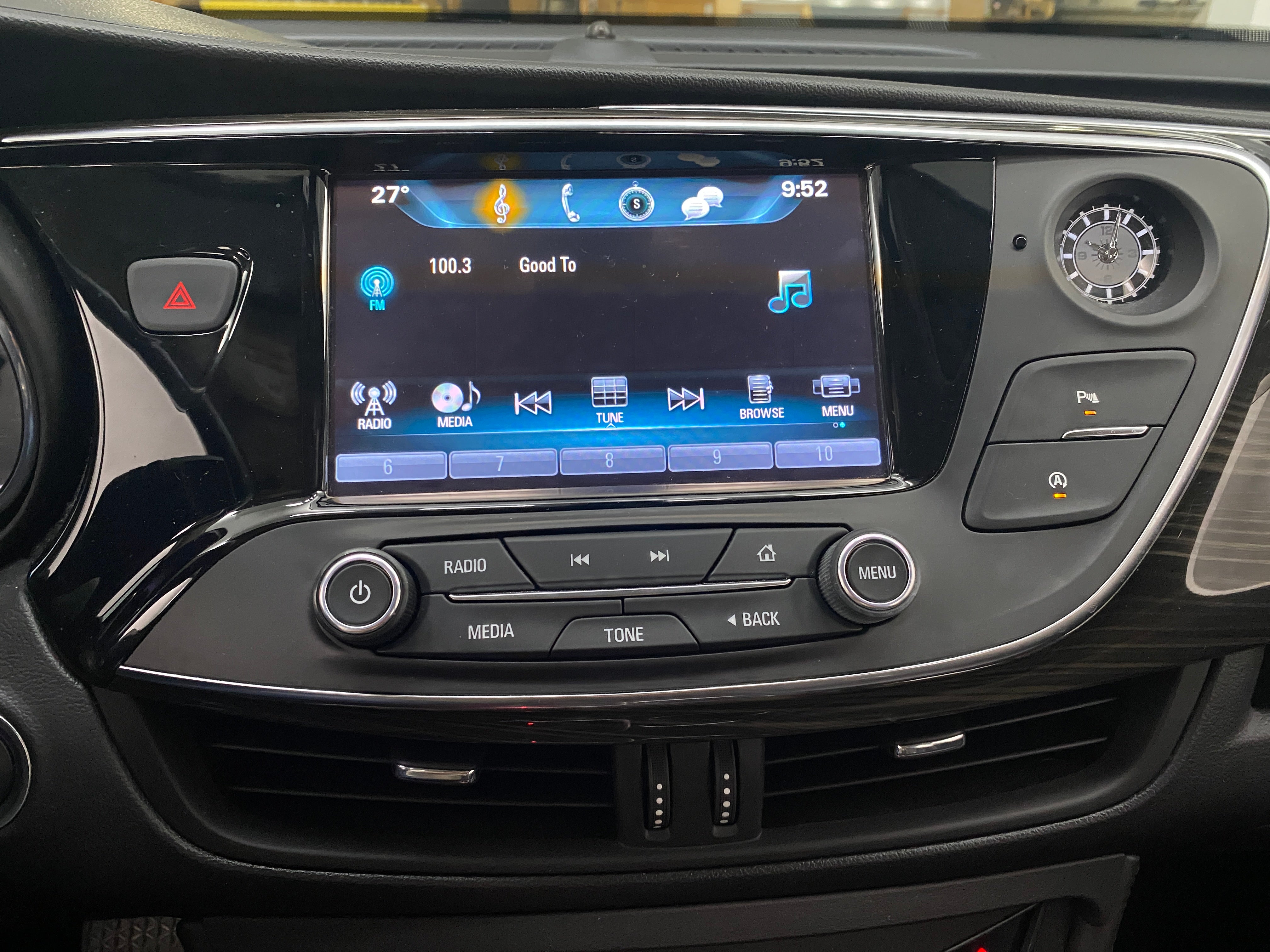 2019 Buick Envision Essence 3