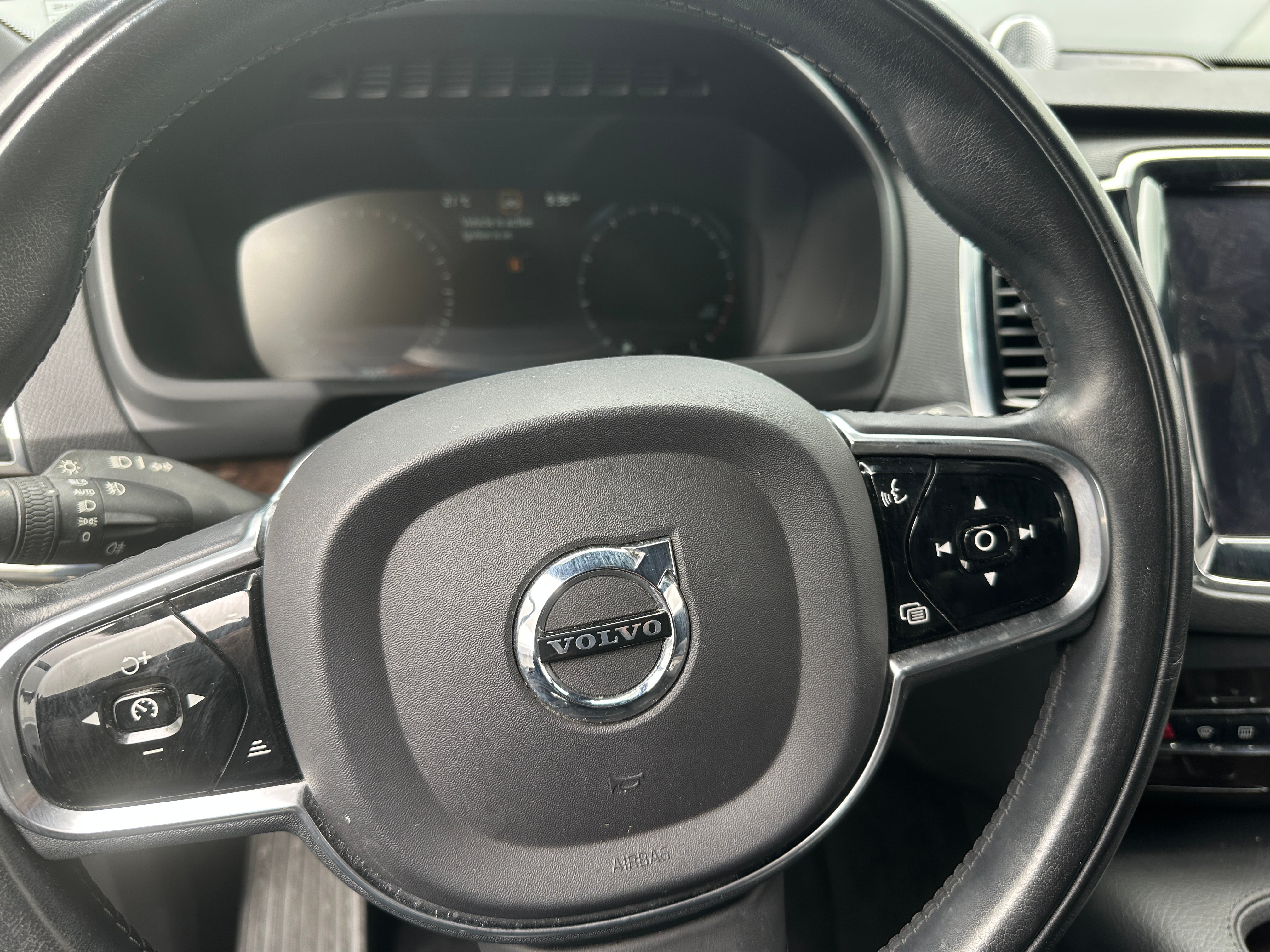 2016 Volvo XC90 T6 Momentum 5