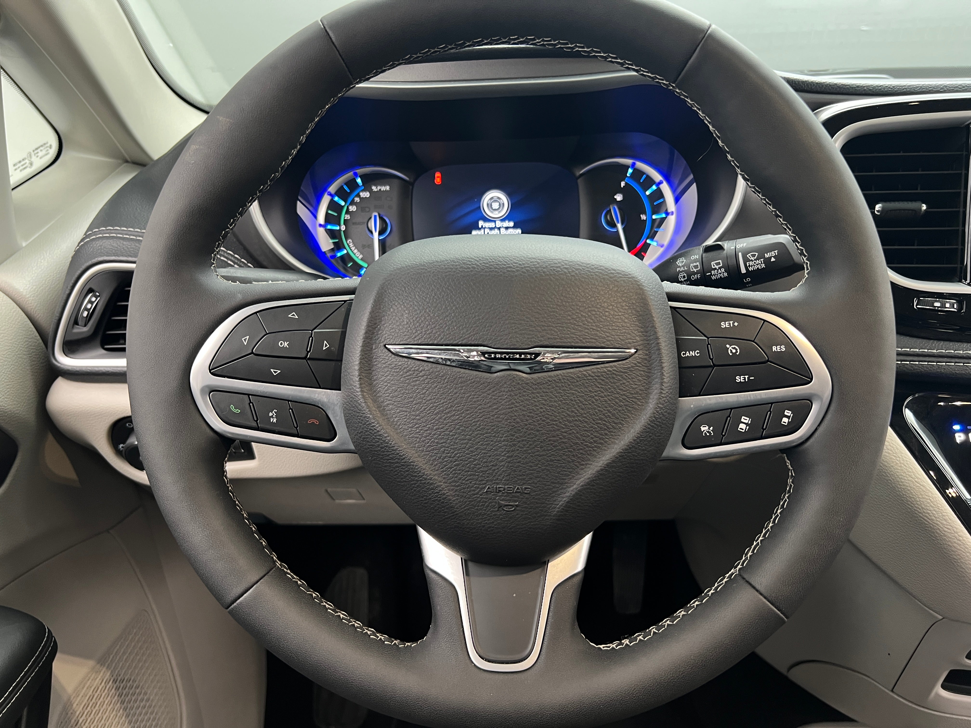 2024 Chrysler Pacifica Hybrid Select 4