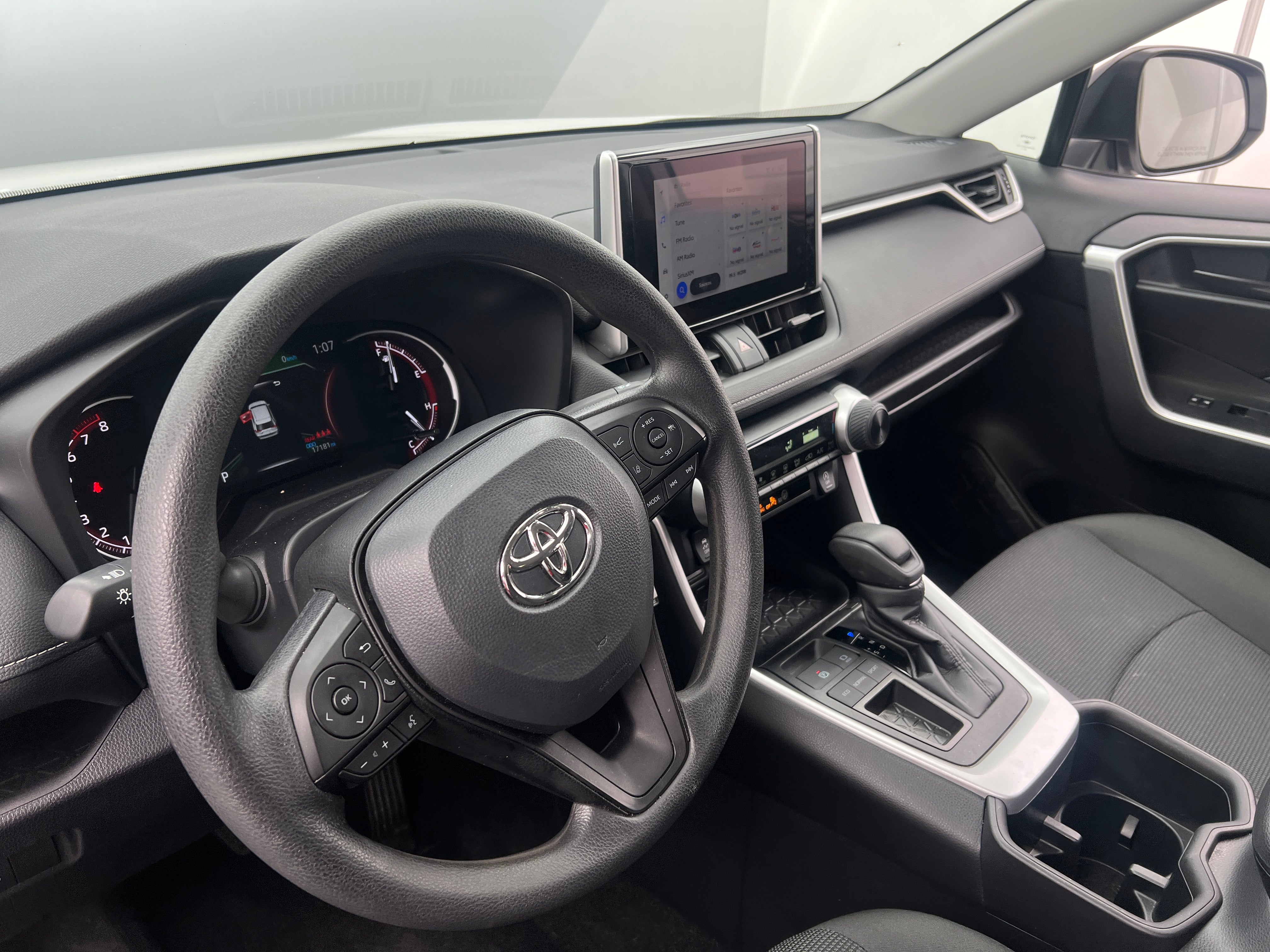 2024 Toyota RAV4 LE 3