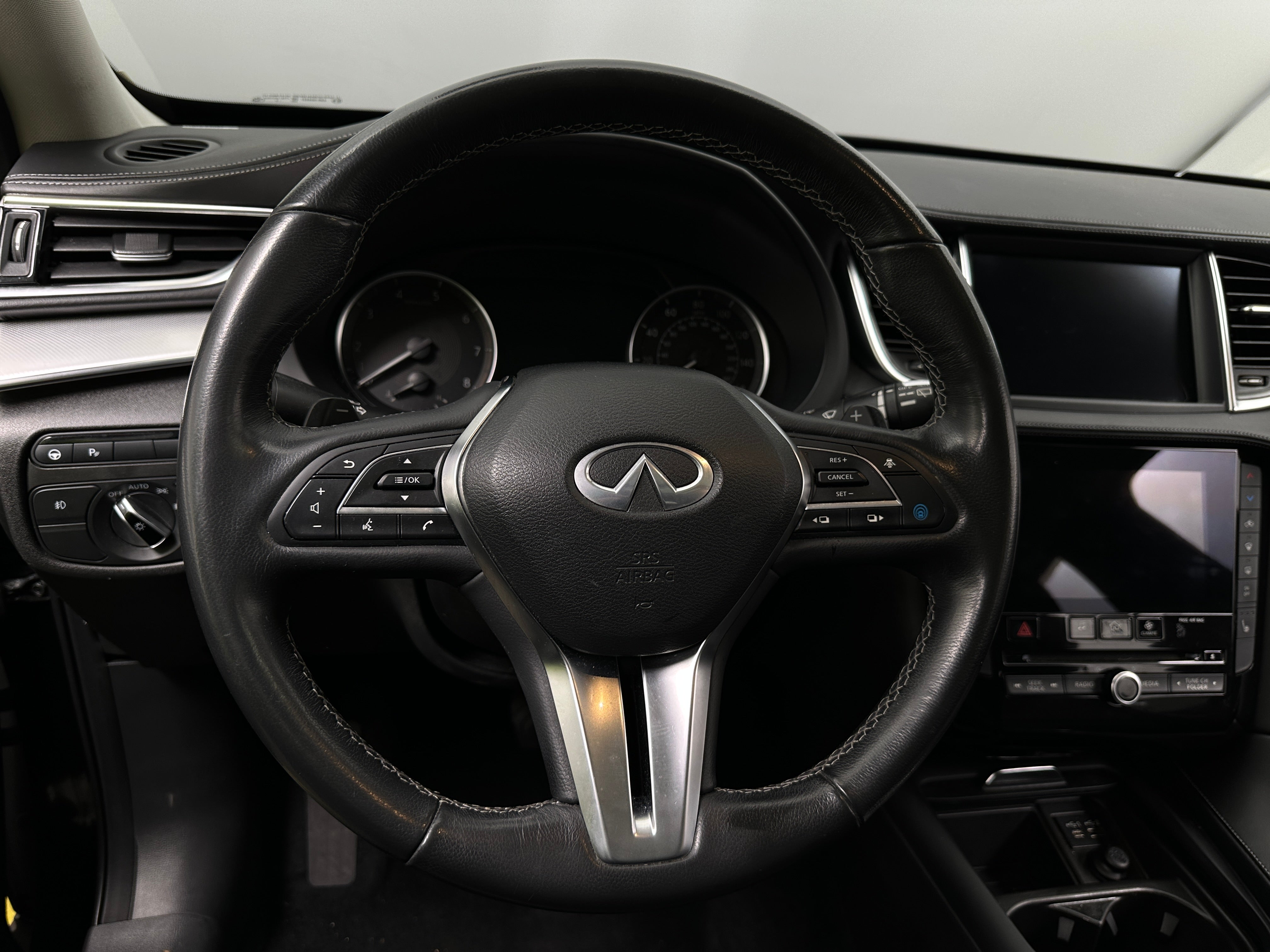 2021 INFINITI QX50 Essential 5