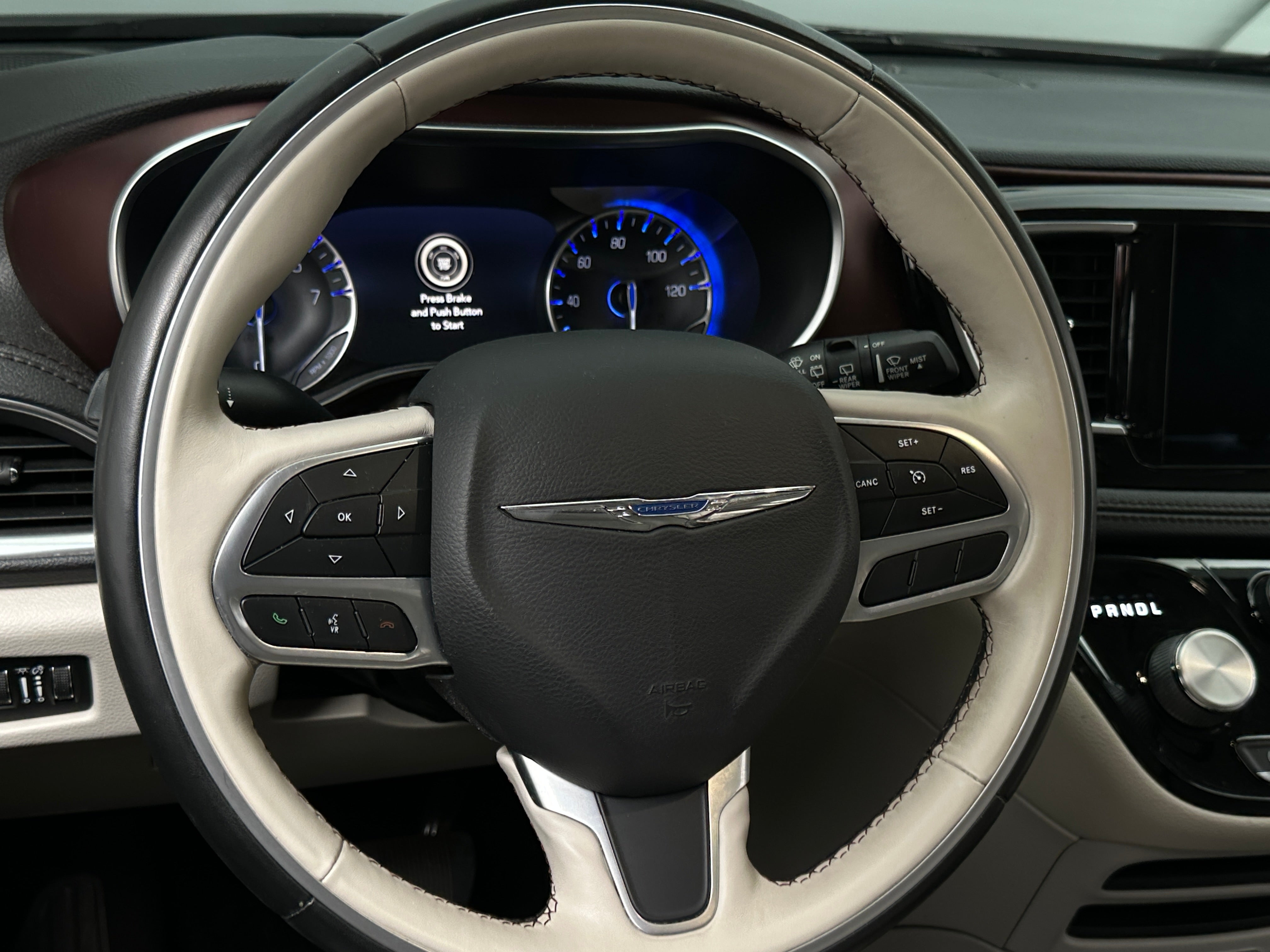 2019 Chrysler Pacifica Limited 4