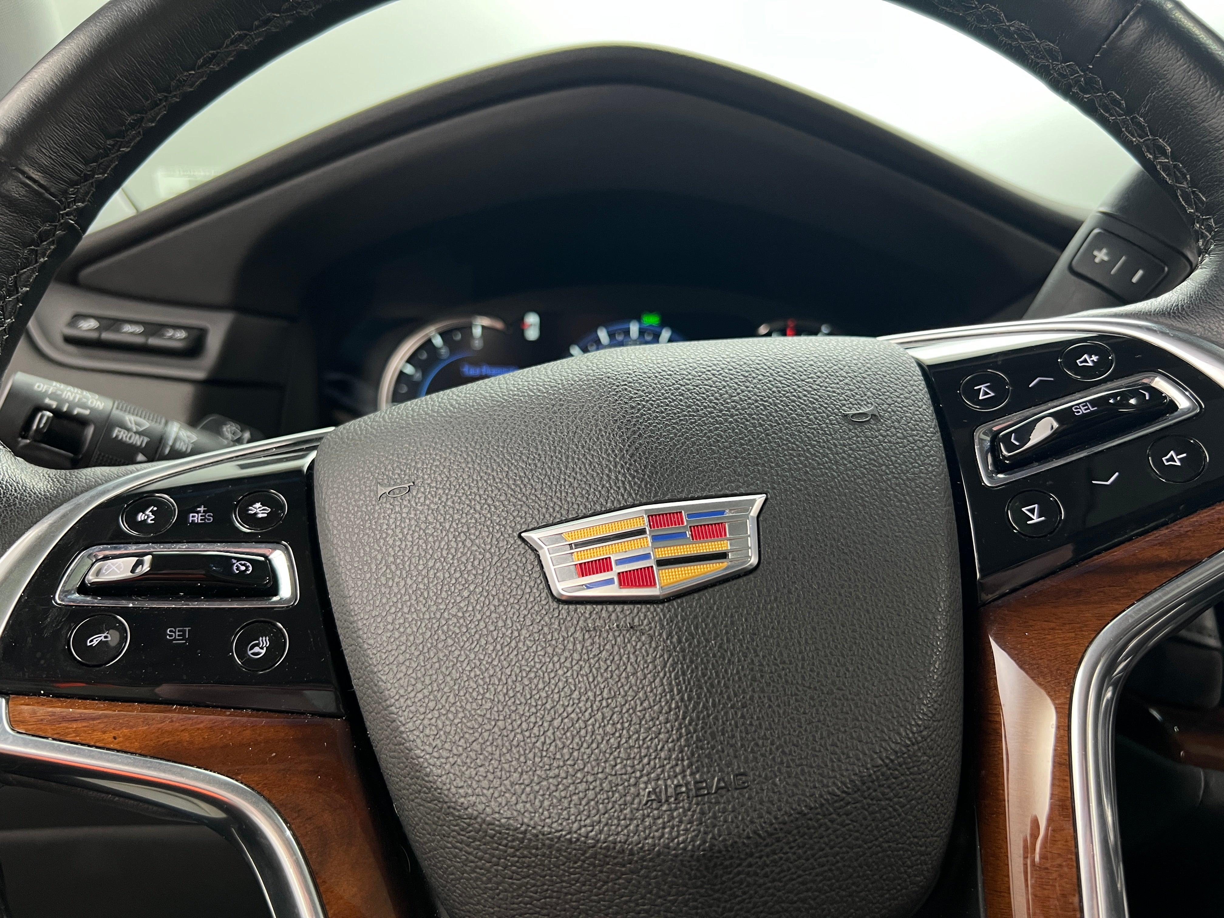 2016 Cadillac Escalade ESV Luxury 4