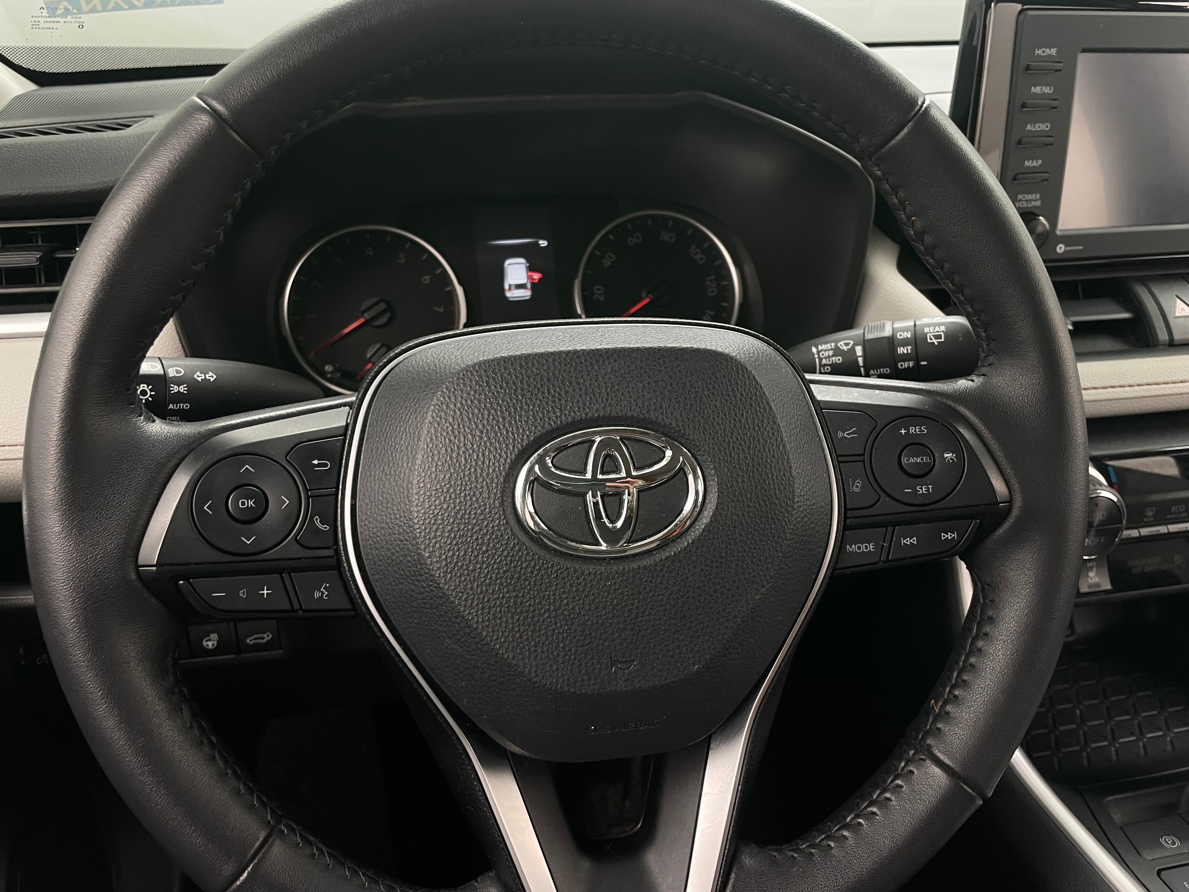 2022 Toyota RAV4 XLE 5