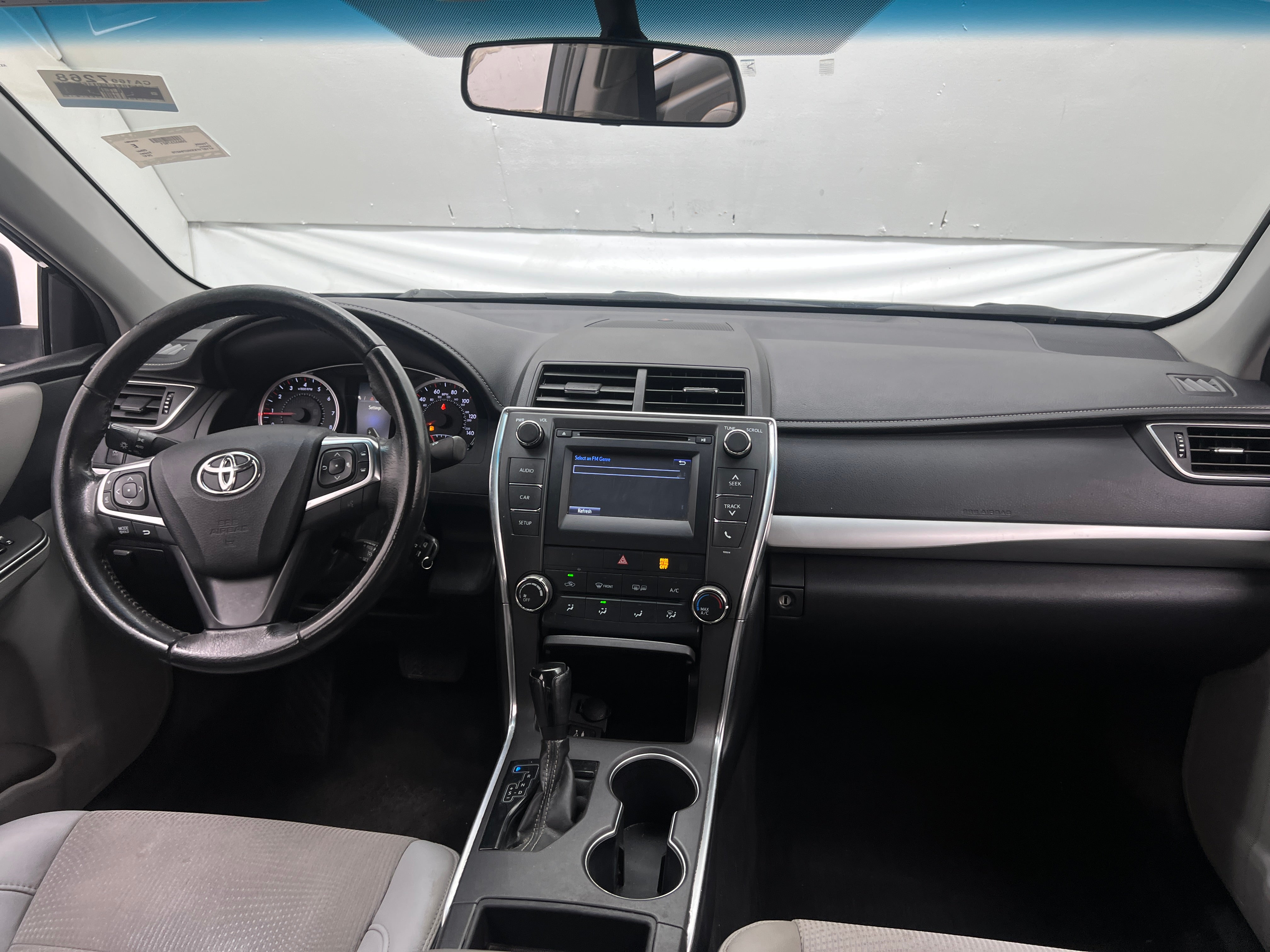 2017 Toyota Camry SE 3