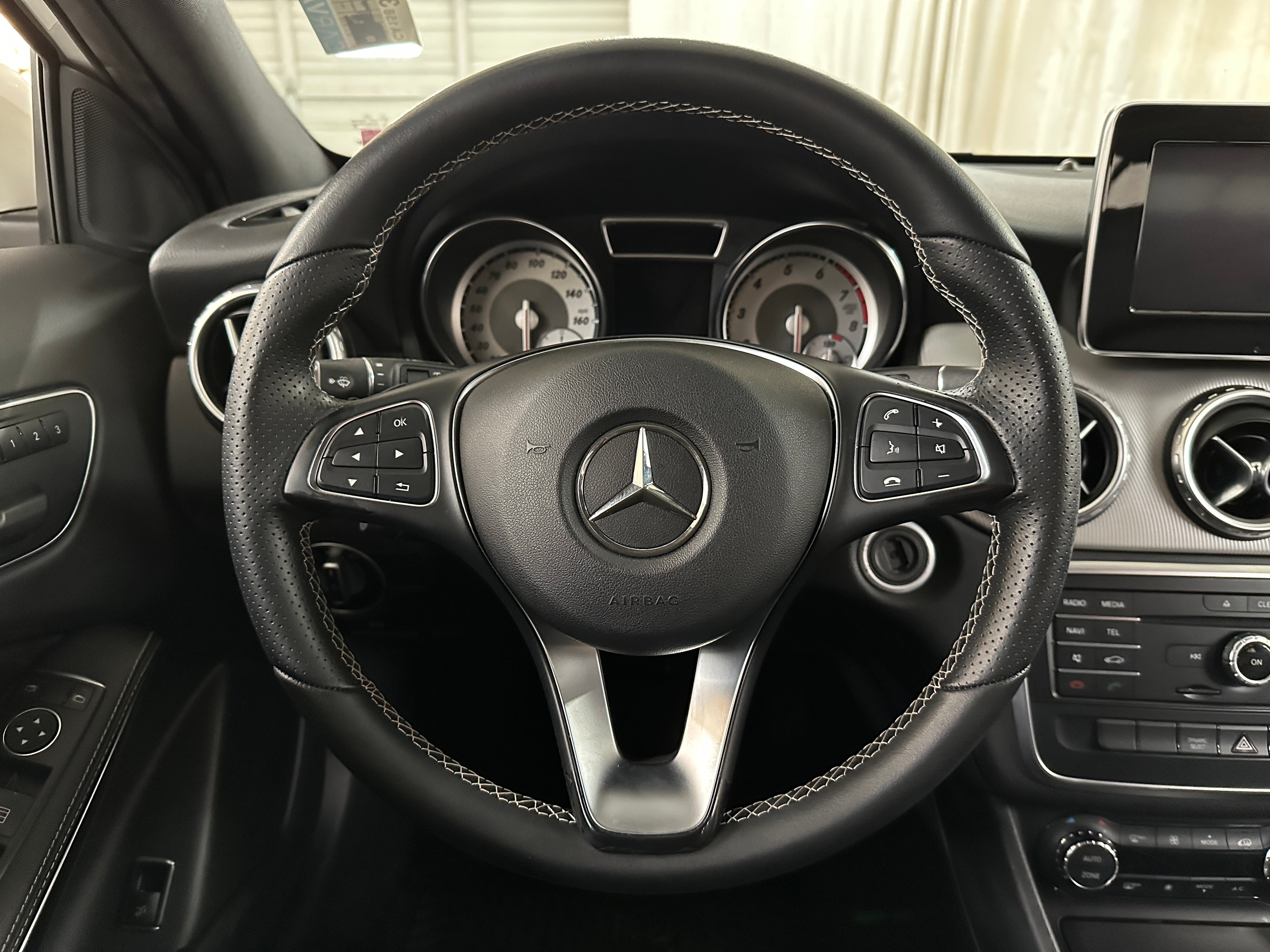 2016 Mercedes-Benz GLA 250 5