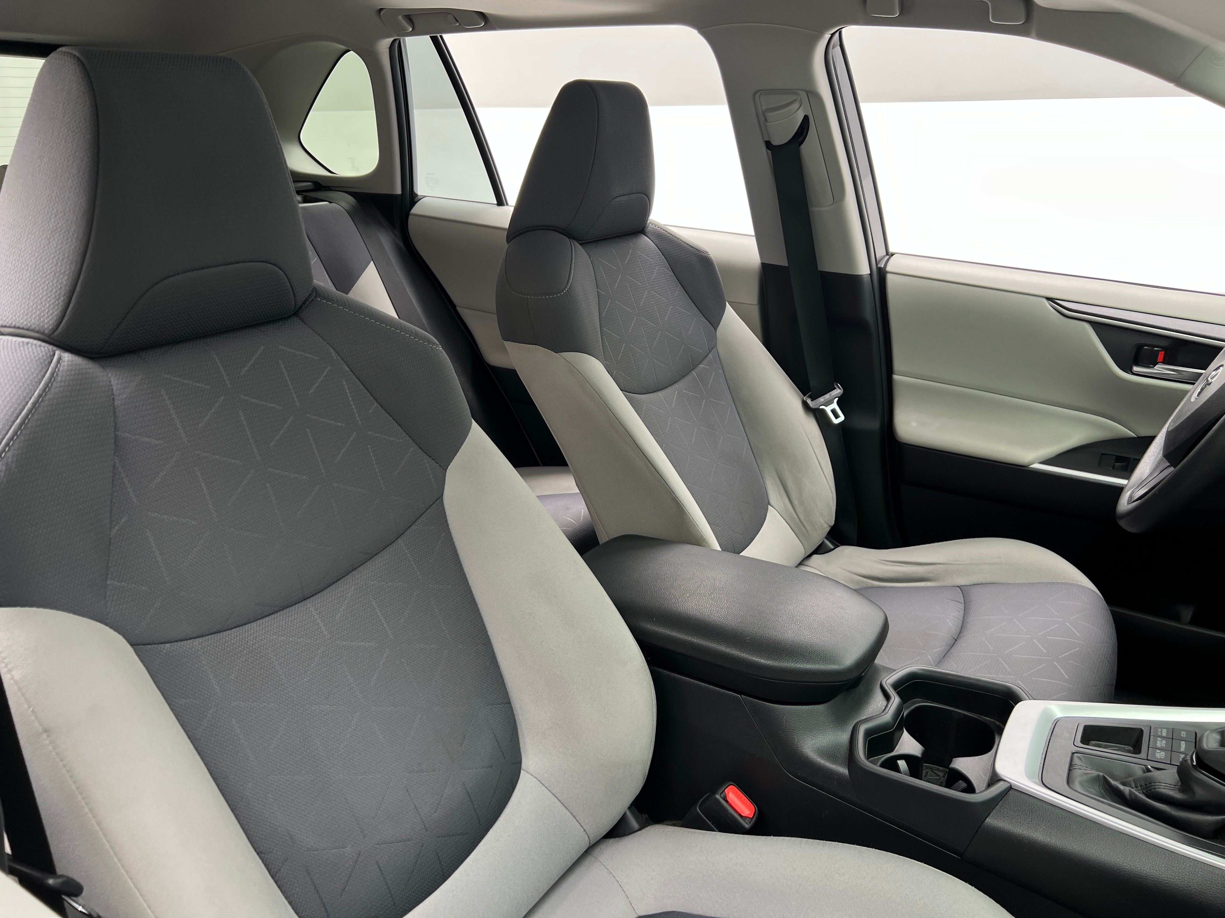 2019 Toyota RAV4 XLE 2