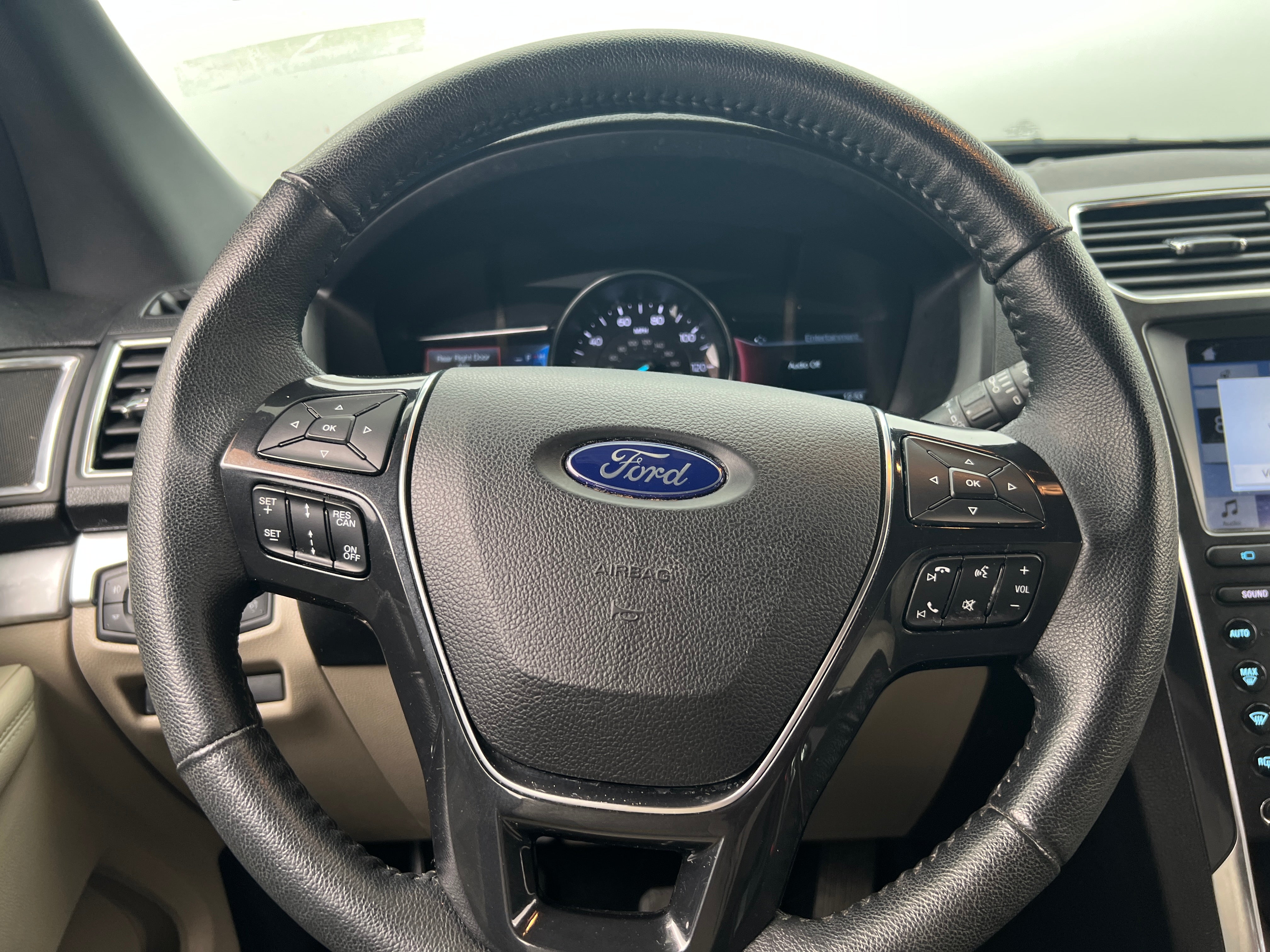 2019 Ford Explorer Limited 4