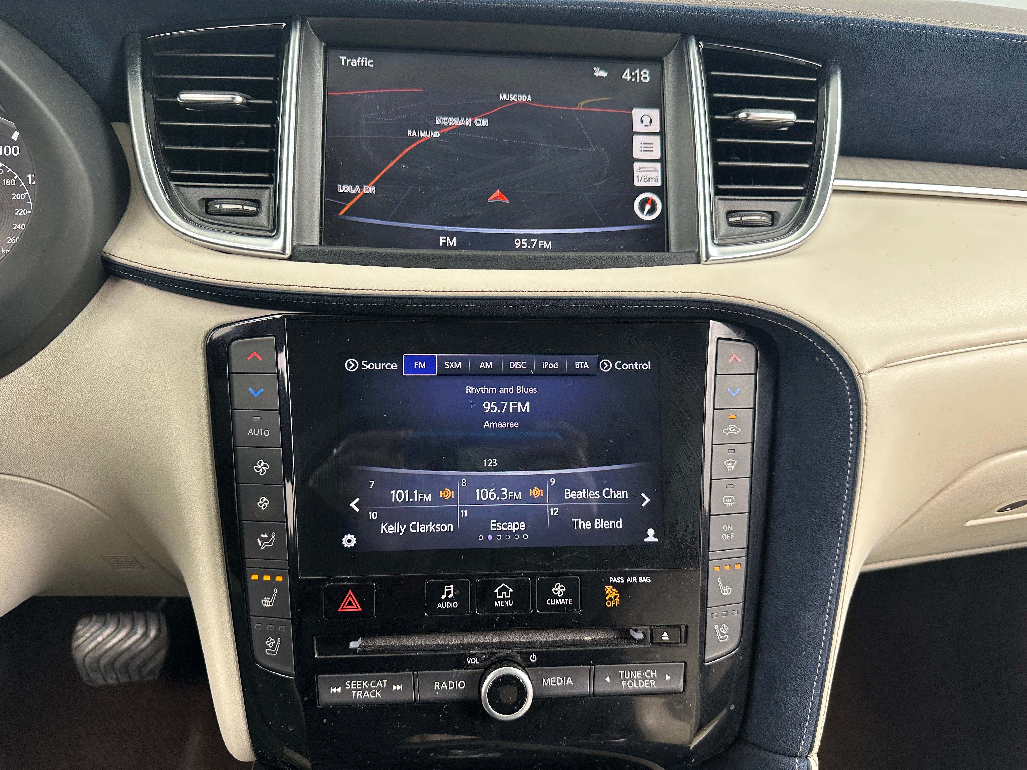 2019 INFINITI QX50 Essential 3