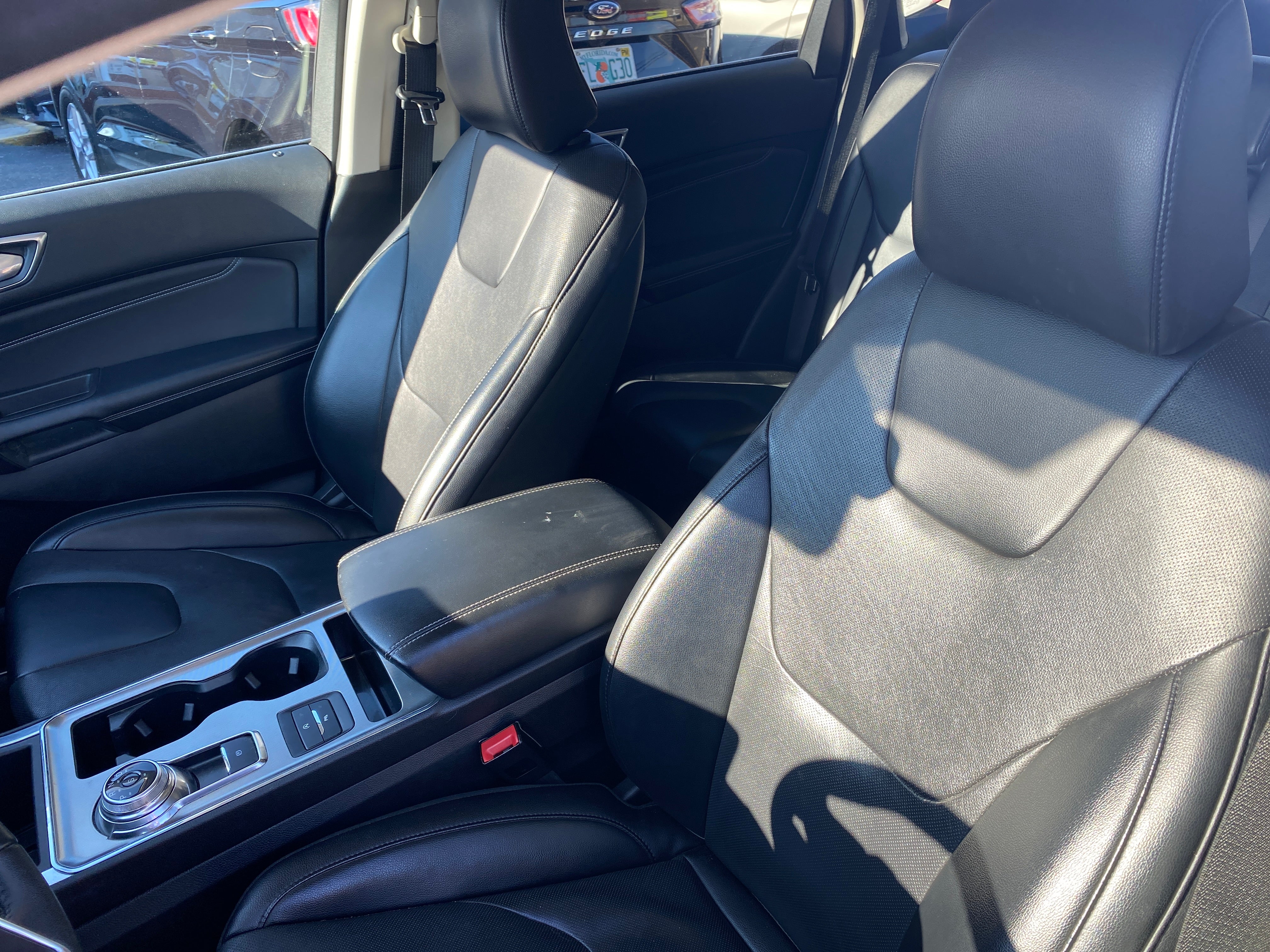 2022 Ford Edge Titanium 2