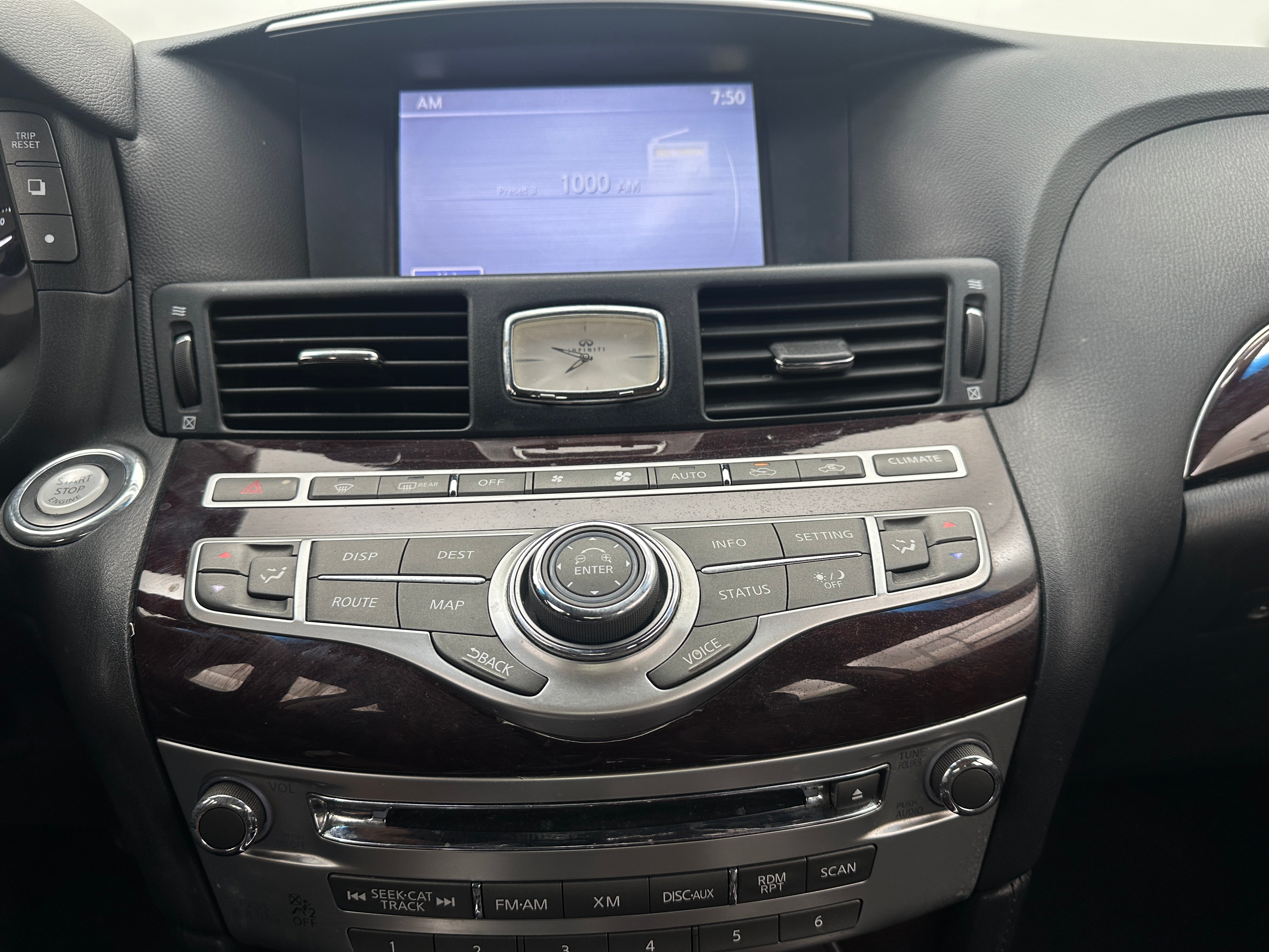 2013 INFINITI M37  3