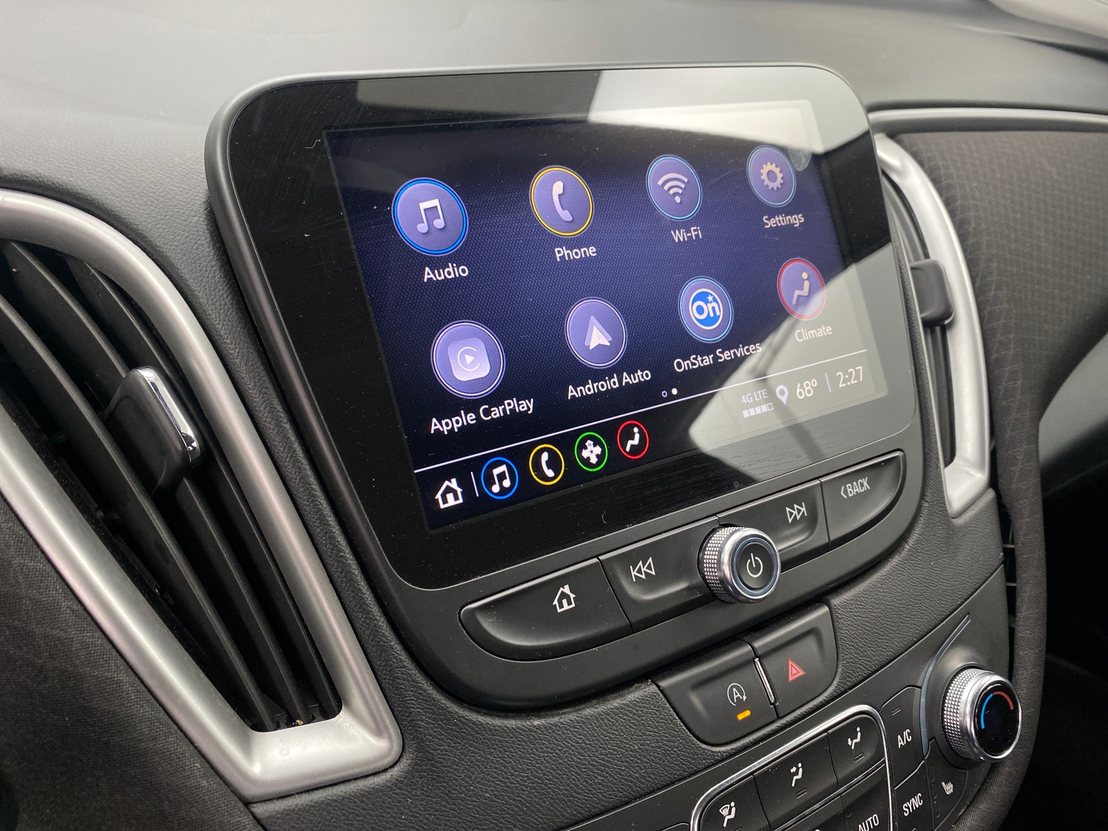 Thumbnail: 2022 Chevrolet Malibu - 4